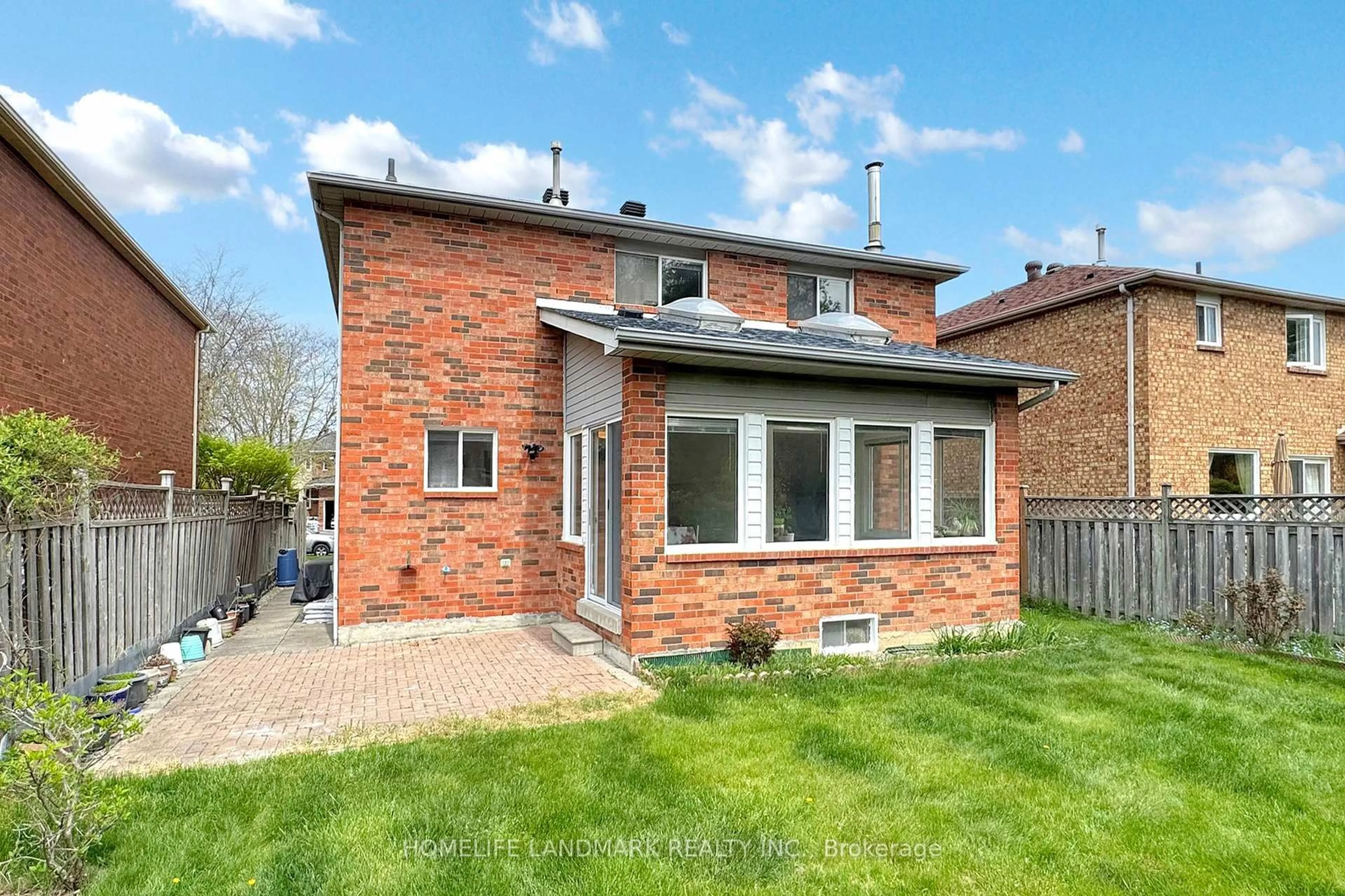 Home with brick exterior material, street for 7 Lancashire Rd, Markham Ontario L3R 8K9