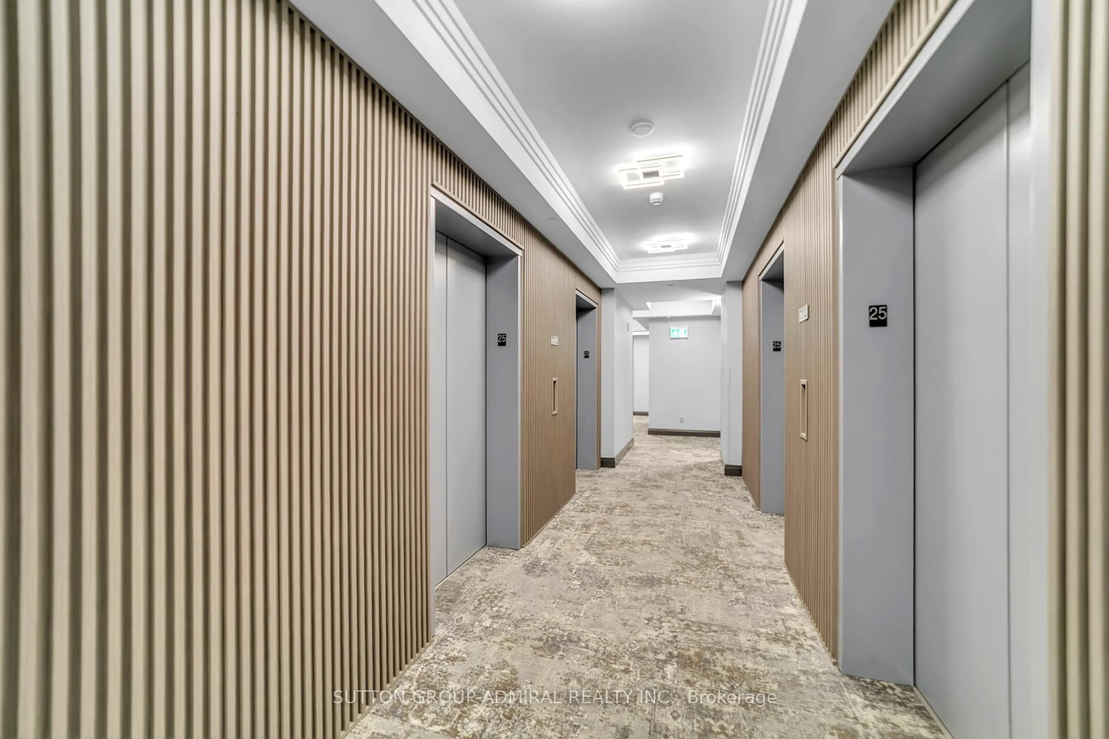 Indoor foyer for 7161 Yonge St #2525, Markham Ontario L3T 0C8