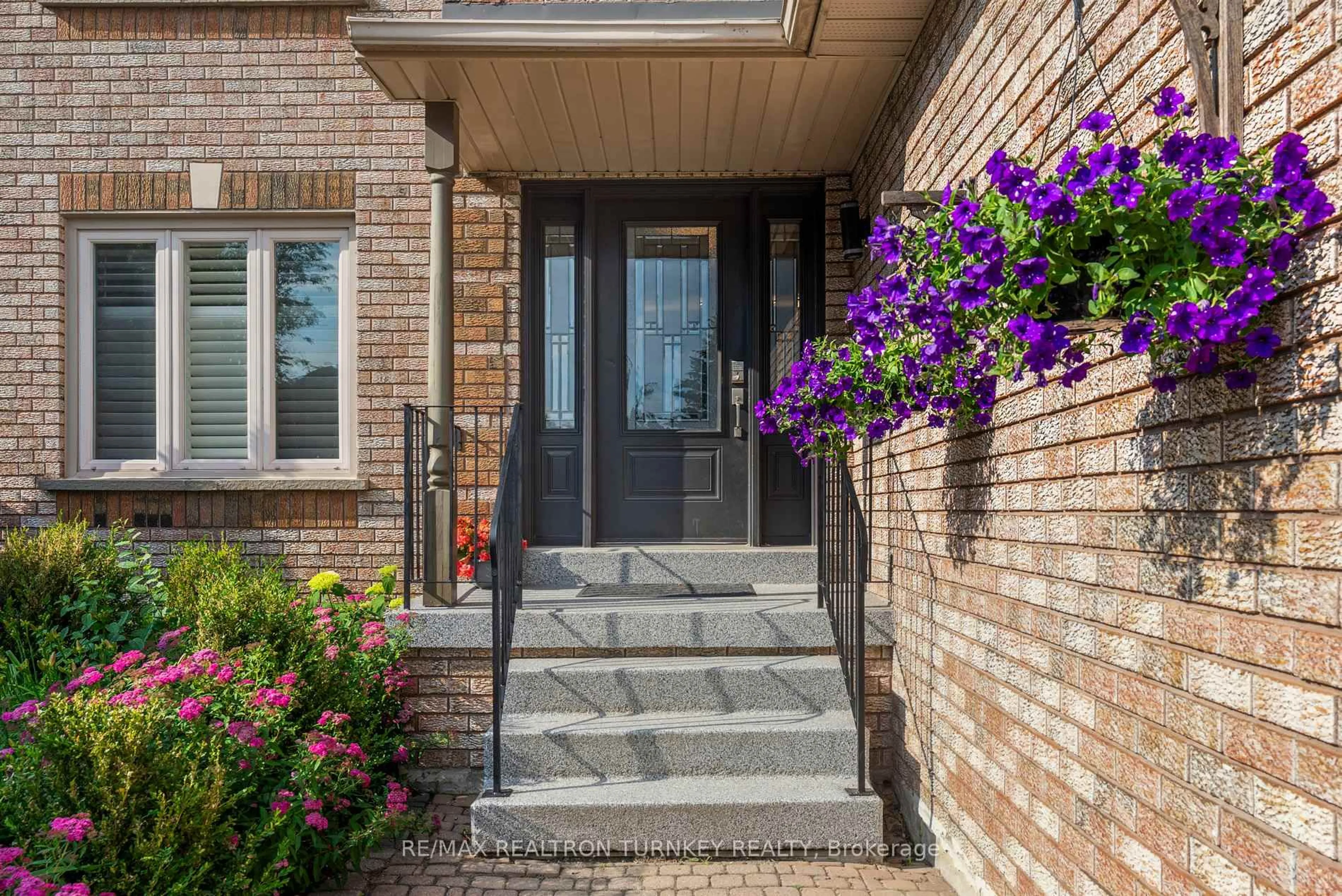 Unknown for 599 Ponting Pl, Newmarket Ontario L3X 1T4