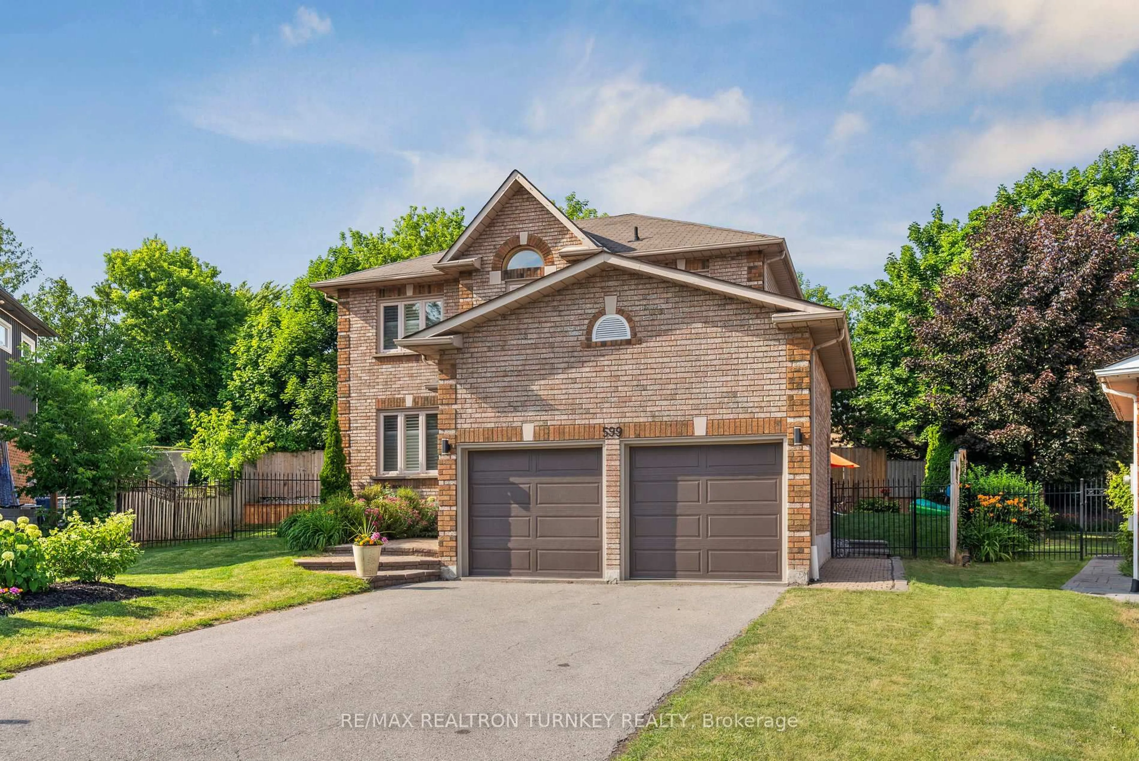 Home with brick exterior material, street for 599 Ponting Pl, Newmarket Ontario L3X 1T4