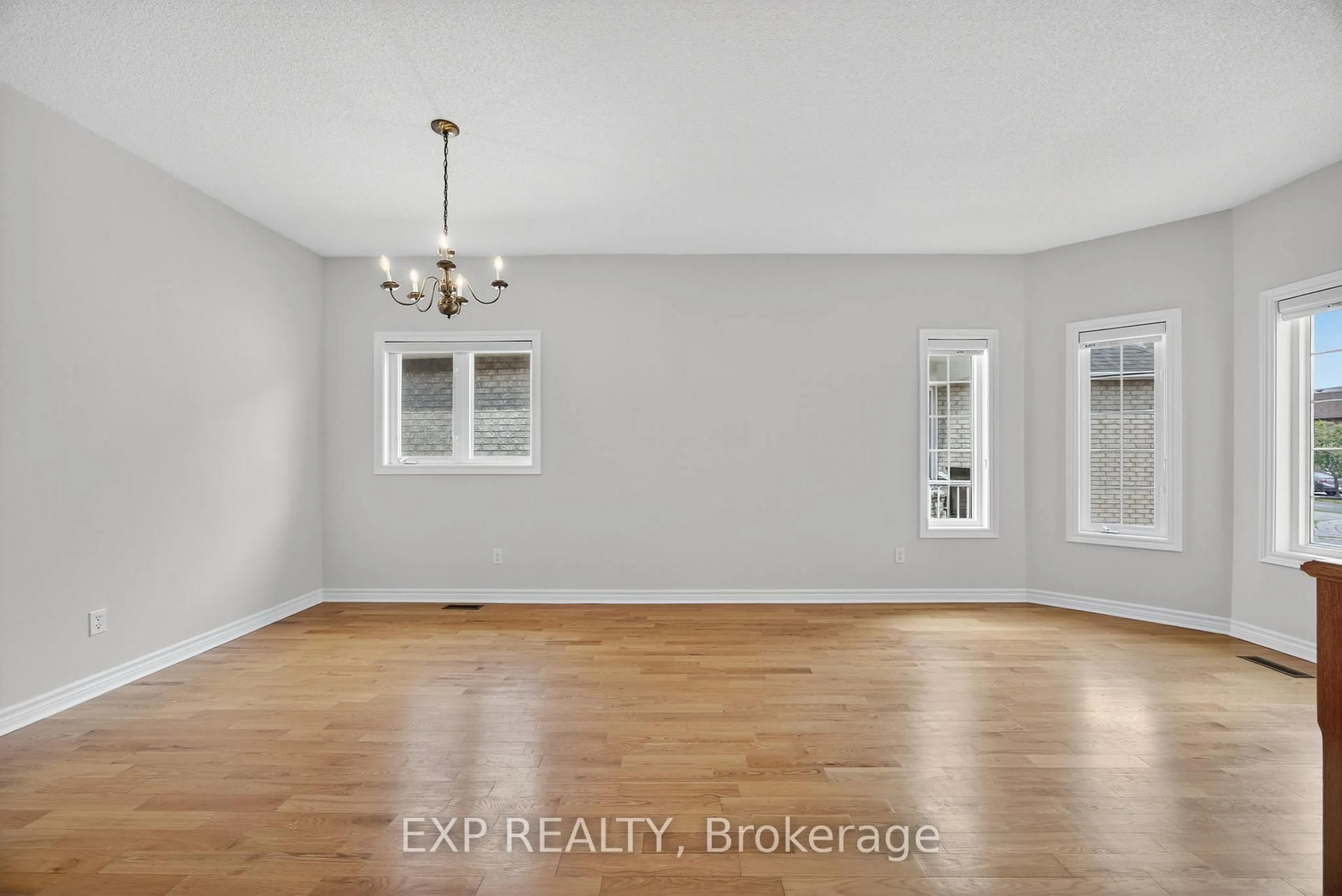 A pic of a room for 26 Woodhaven Cres, Richmond Hill Ontario L4E 3T1