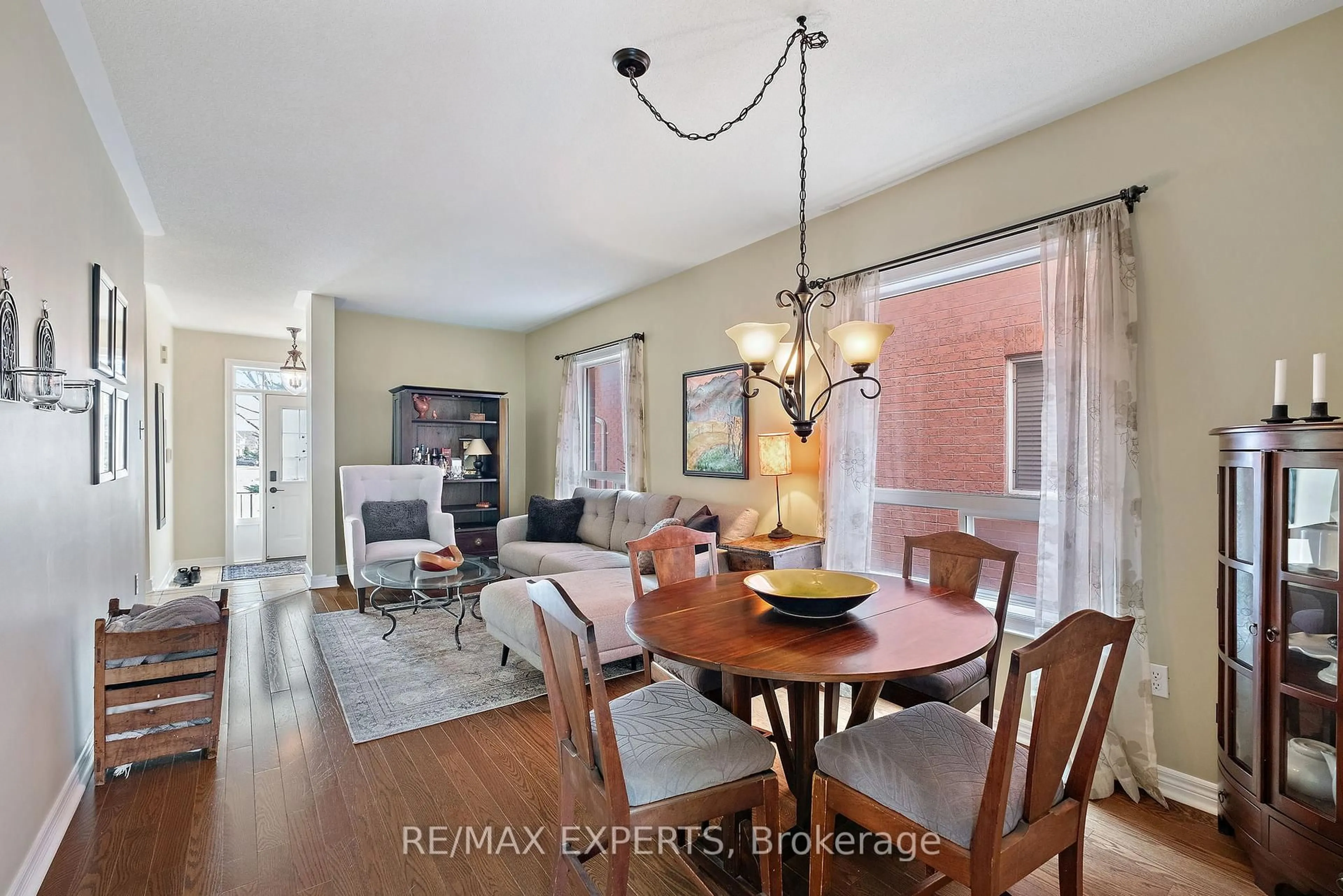 Dining room, unknown for 228 Sawmill Valley Dr, Newmarket Ontario L3X 2W1