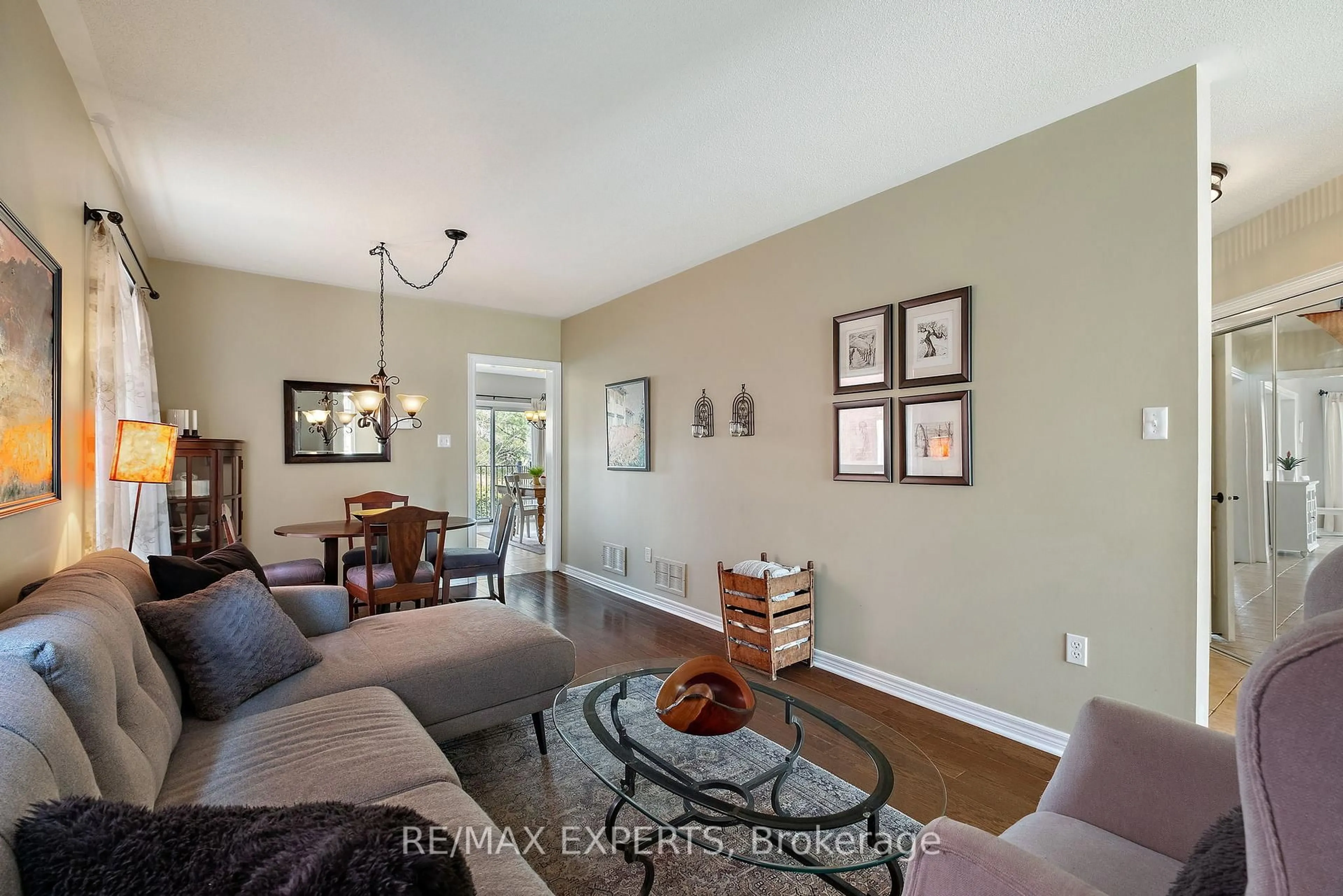 Living room with furniture, unknown for 228 Sawmill Valley Dr, Newmarket Ontario L3X 2W1