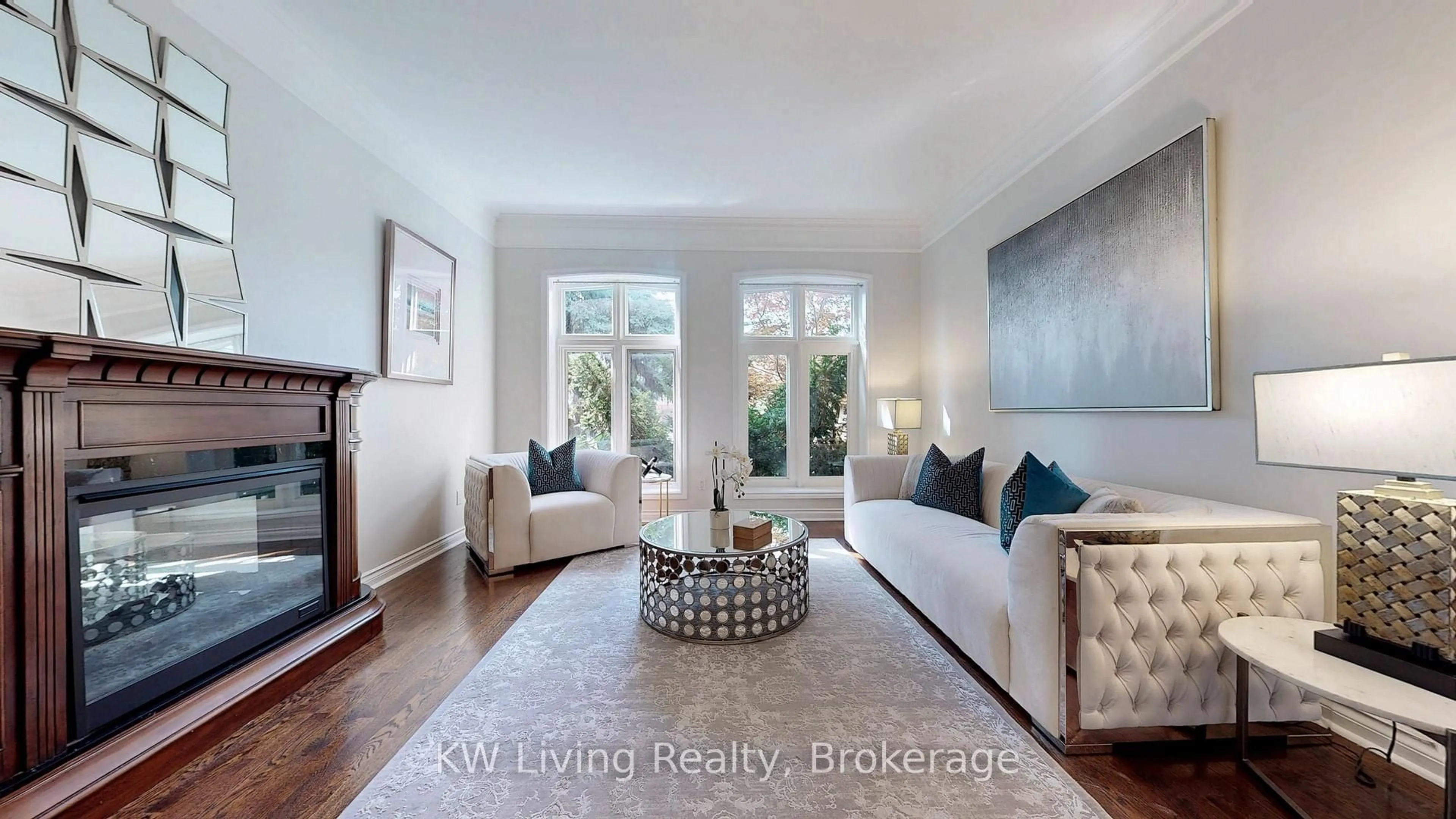 Living room with furniture, unknown for 14 Killarney St, Richmond Hill Ontario L4B 3G4