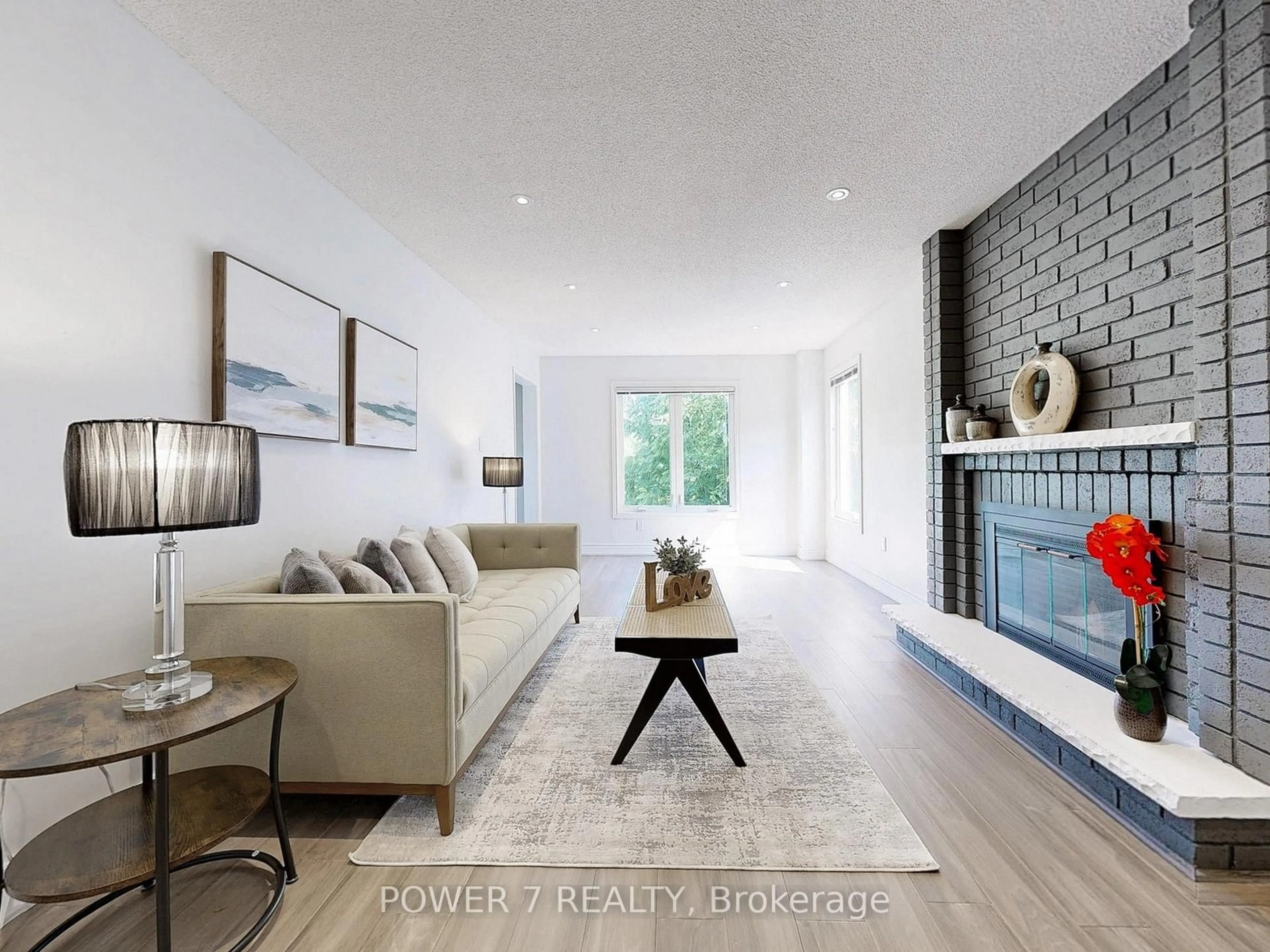 Living room with furniture, unknown for 75 Samantha Circ, Richmond Hill Ontario L4B 2R8