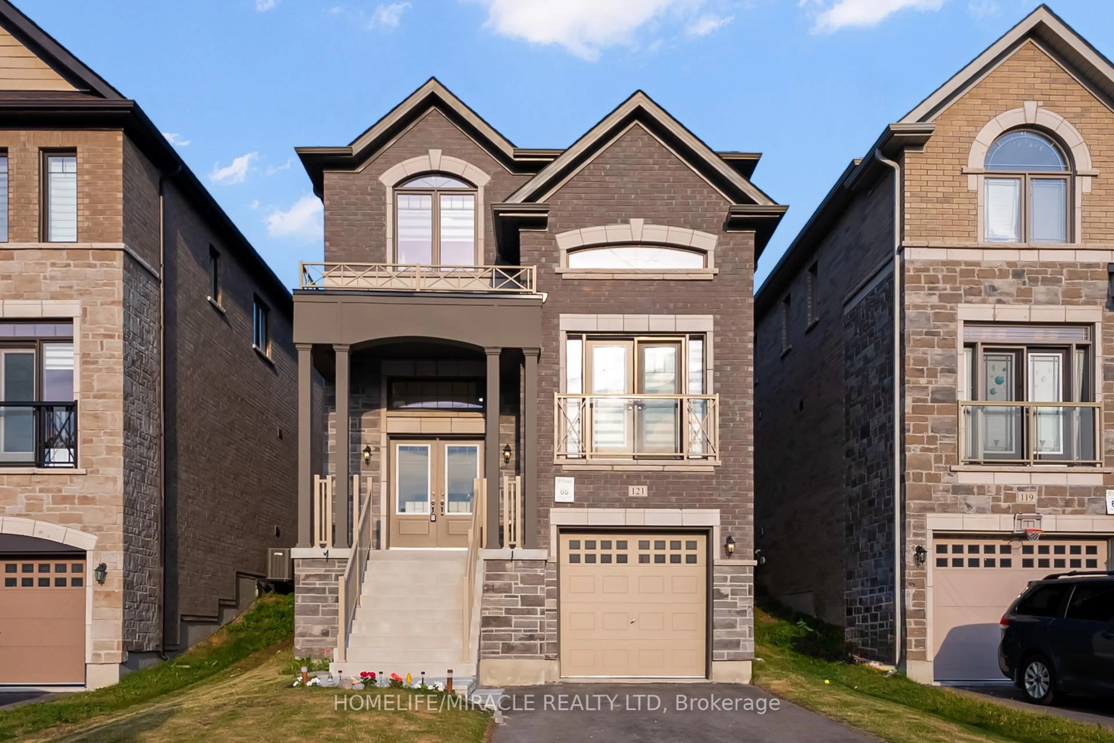 Home with brick exterior material, street for 121 Kennedy Blvd, New Tecumseth Ontario L9R 0V9