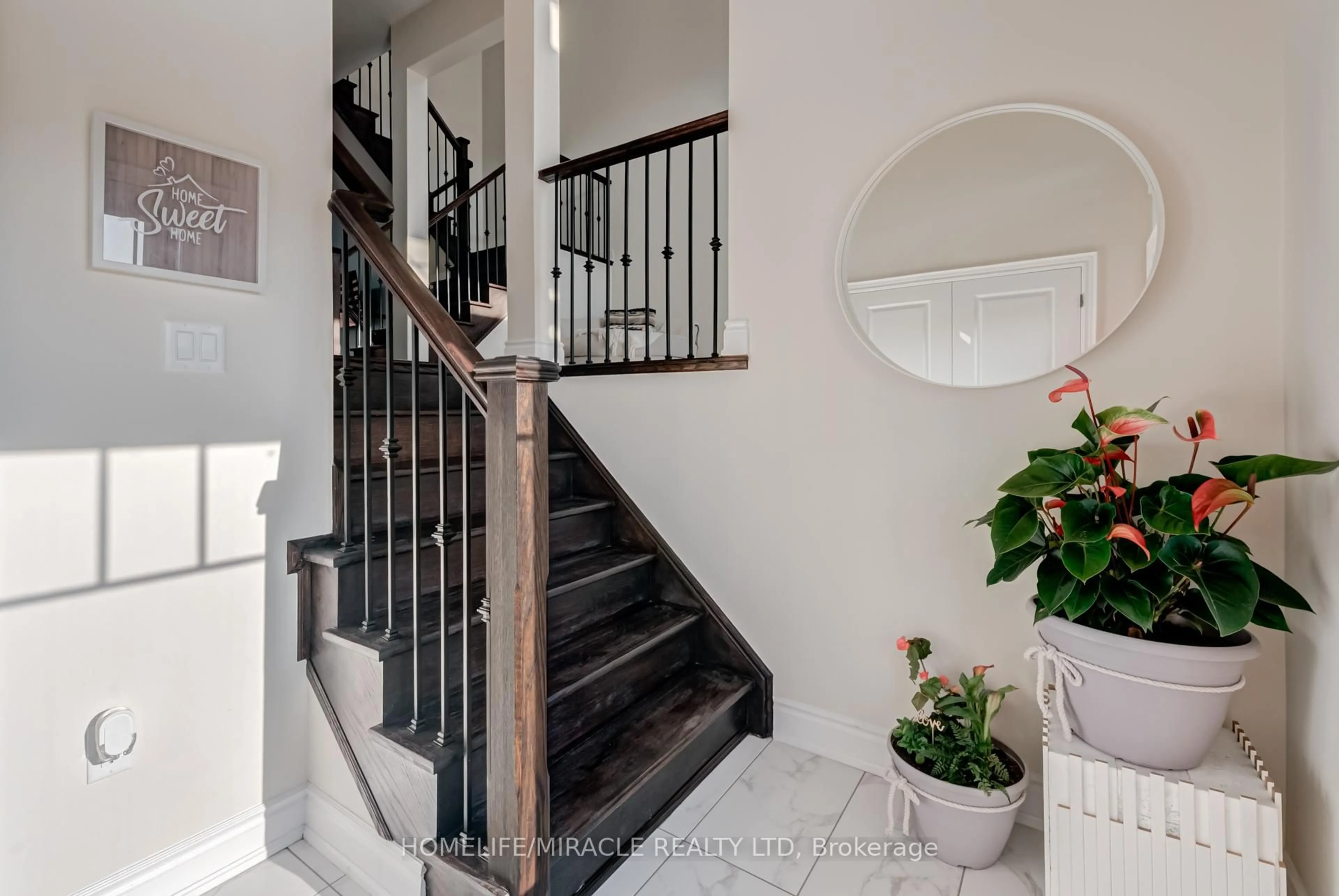 Stairs for 121 Kennedy Blvd, New Tecumseth Ontario L9R 0V9