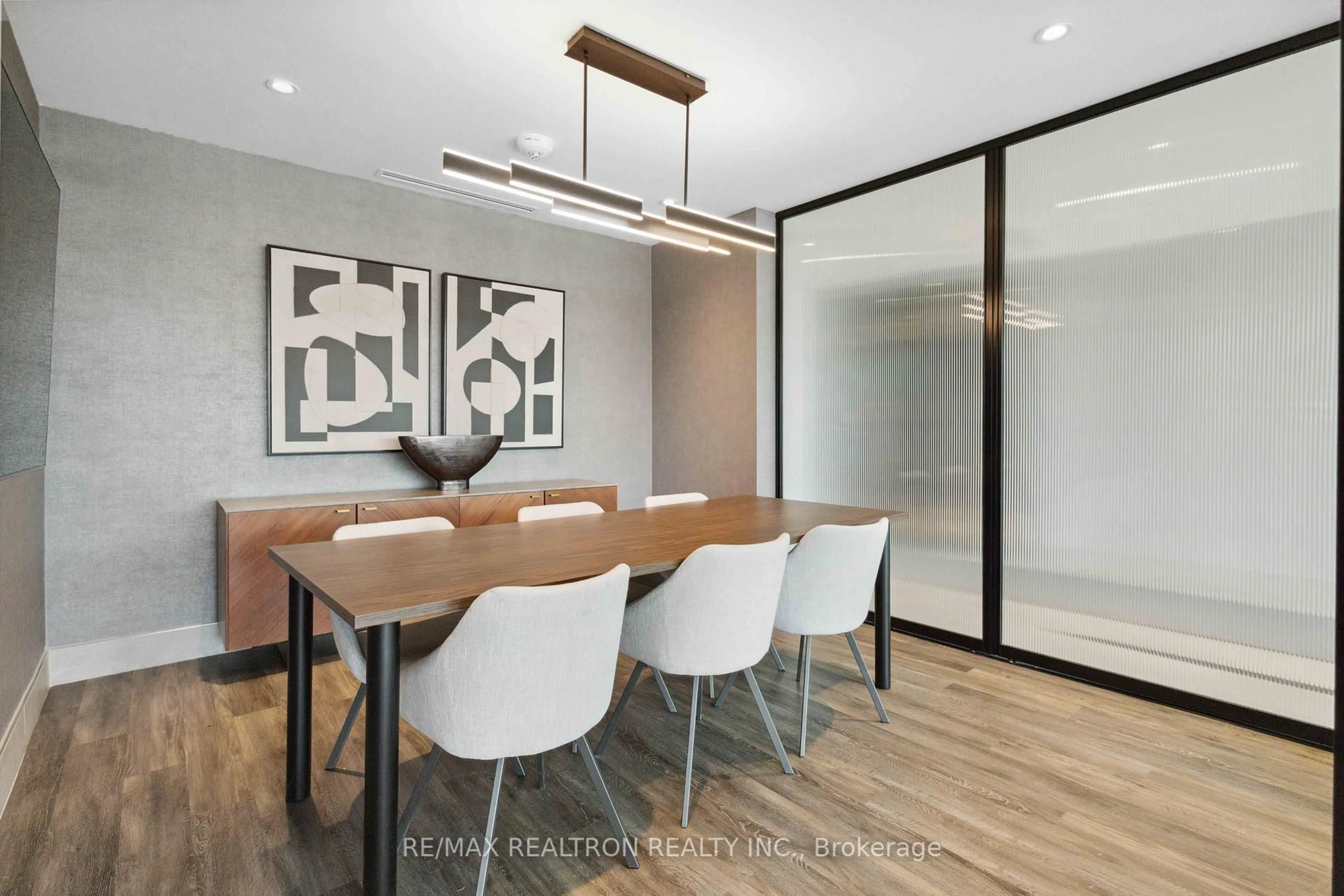 Dining room, wood/laminate floor for 185 Deerfield Rd #315, Newmarket Ontario L3Y 0G7