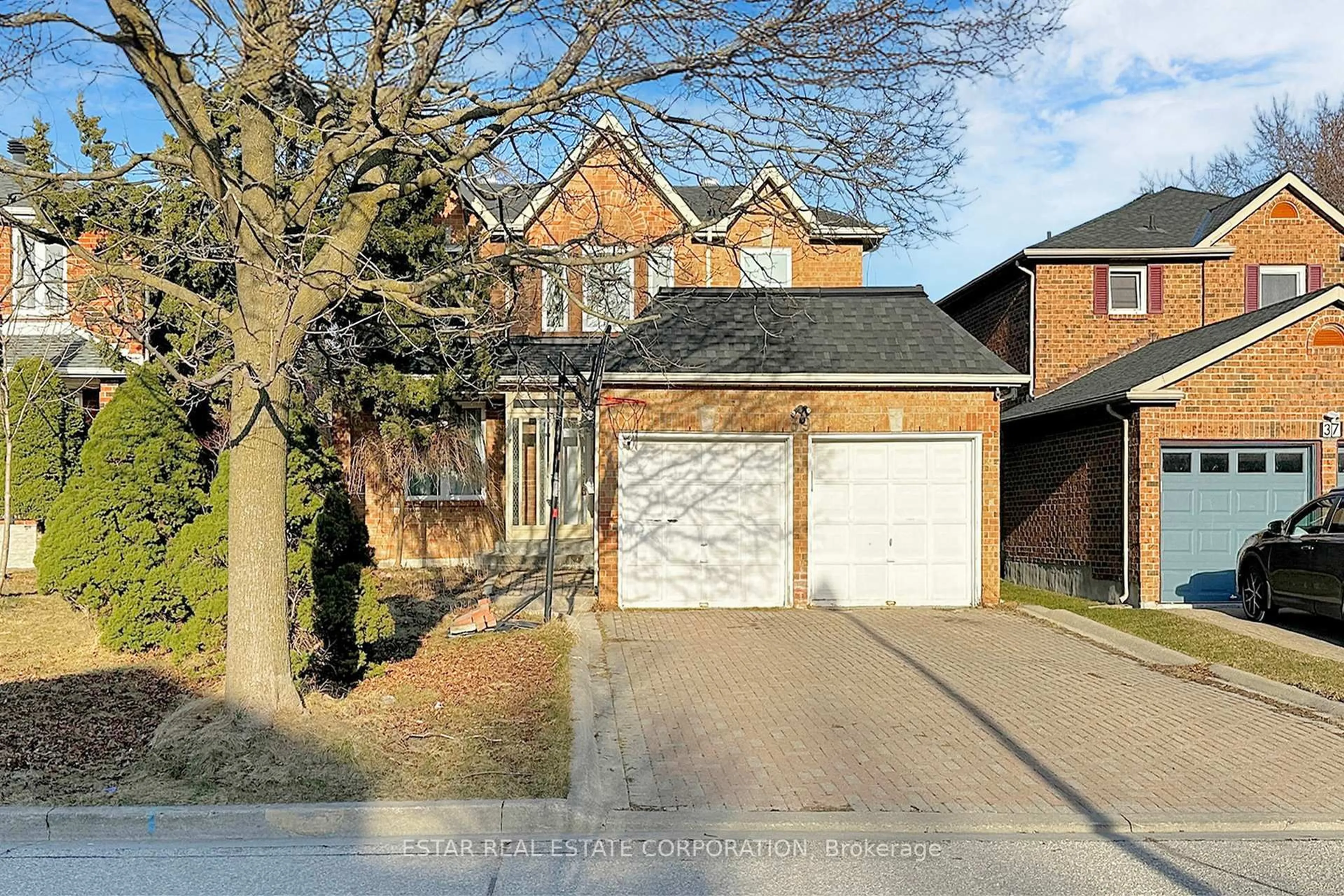 Home with brick exterior material, street for 39 Loweswater Ave, Markham Ontario L3R 7W8
