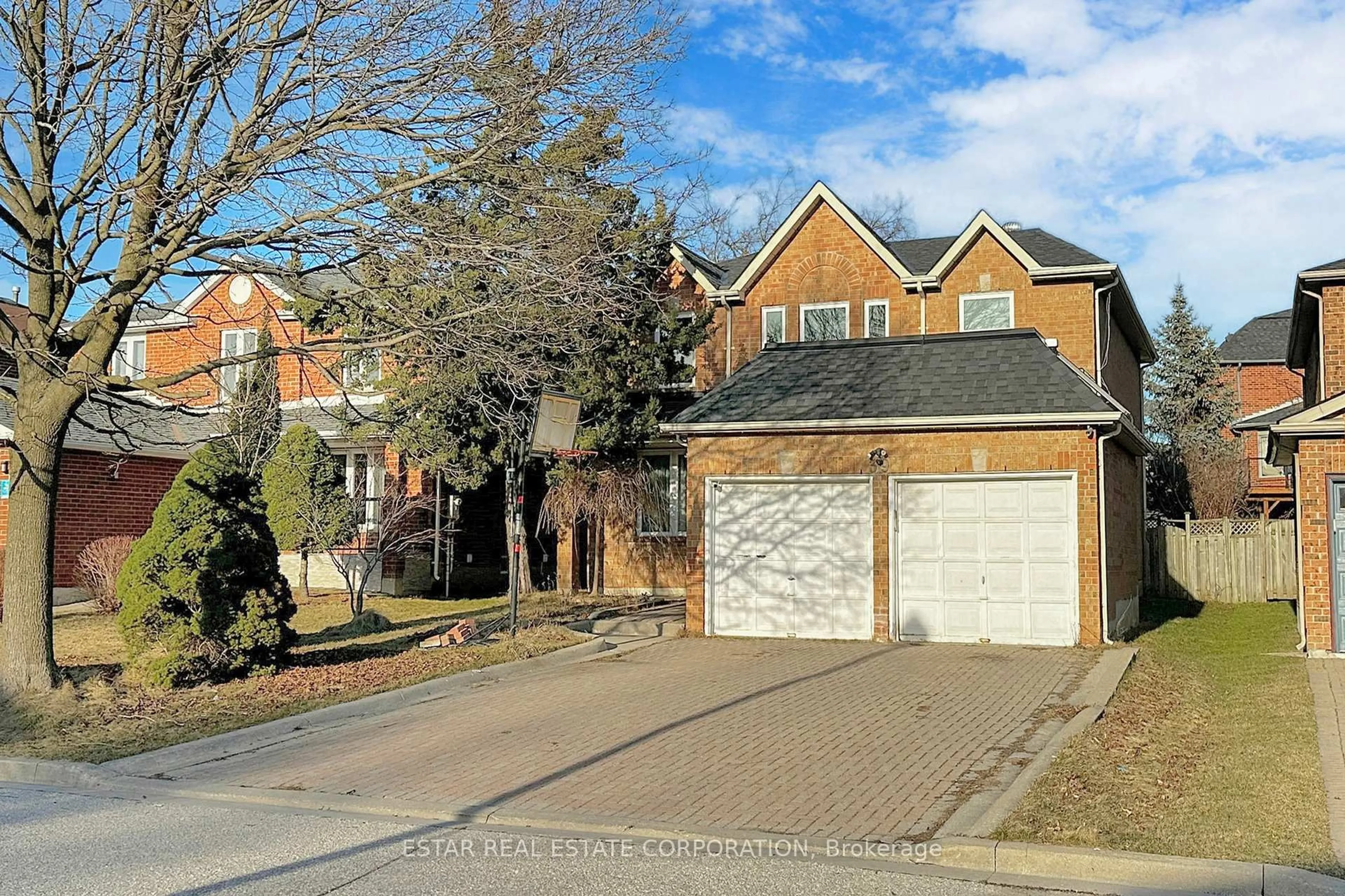 Home with brick exterior material, street for 39 Loweswater Ave, Markham Ontario L3R 7W8