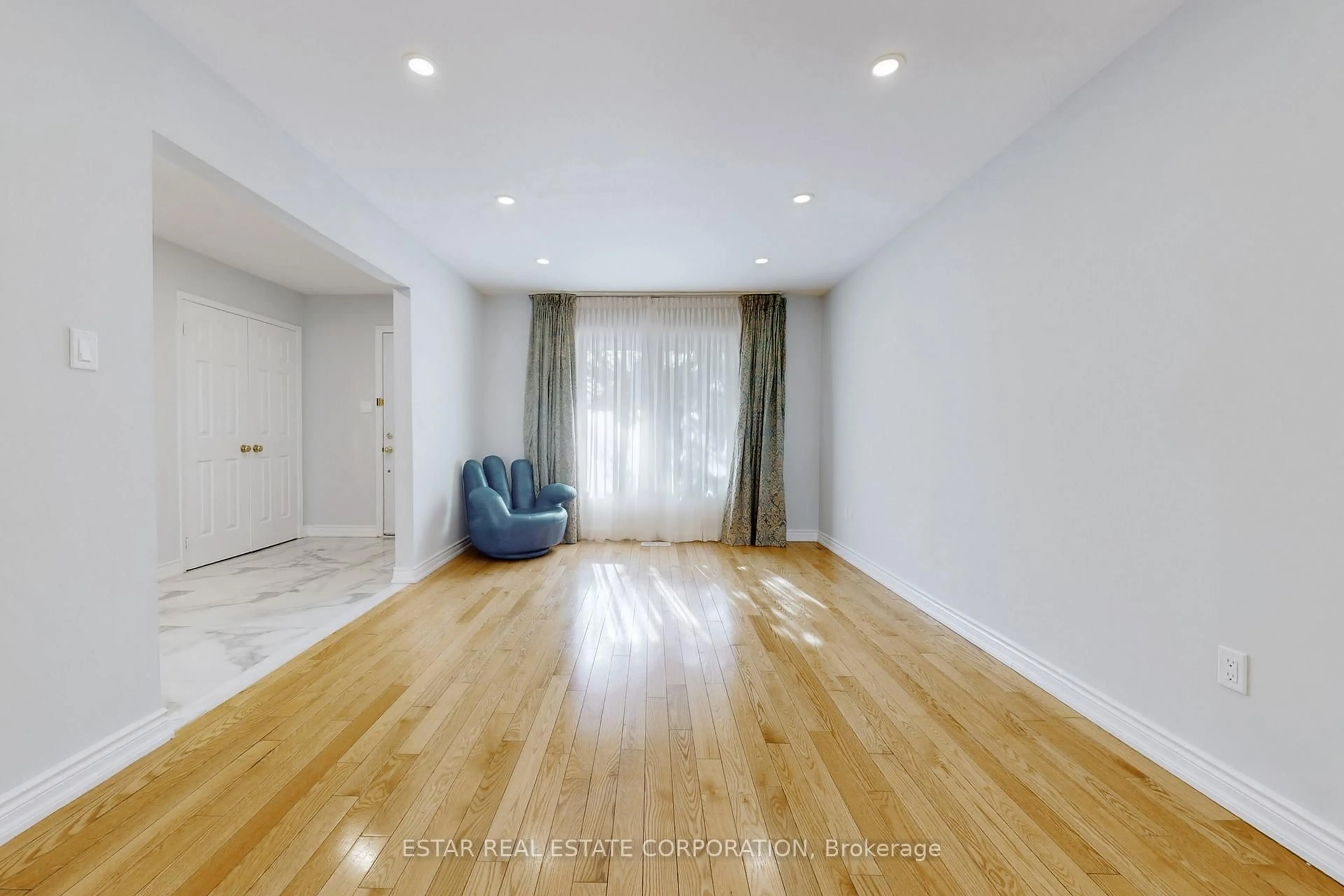 A pic of a room for 39 Loweswater Ave, Markham Ontario L3R 7W8