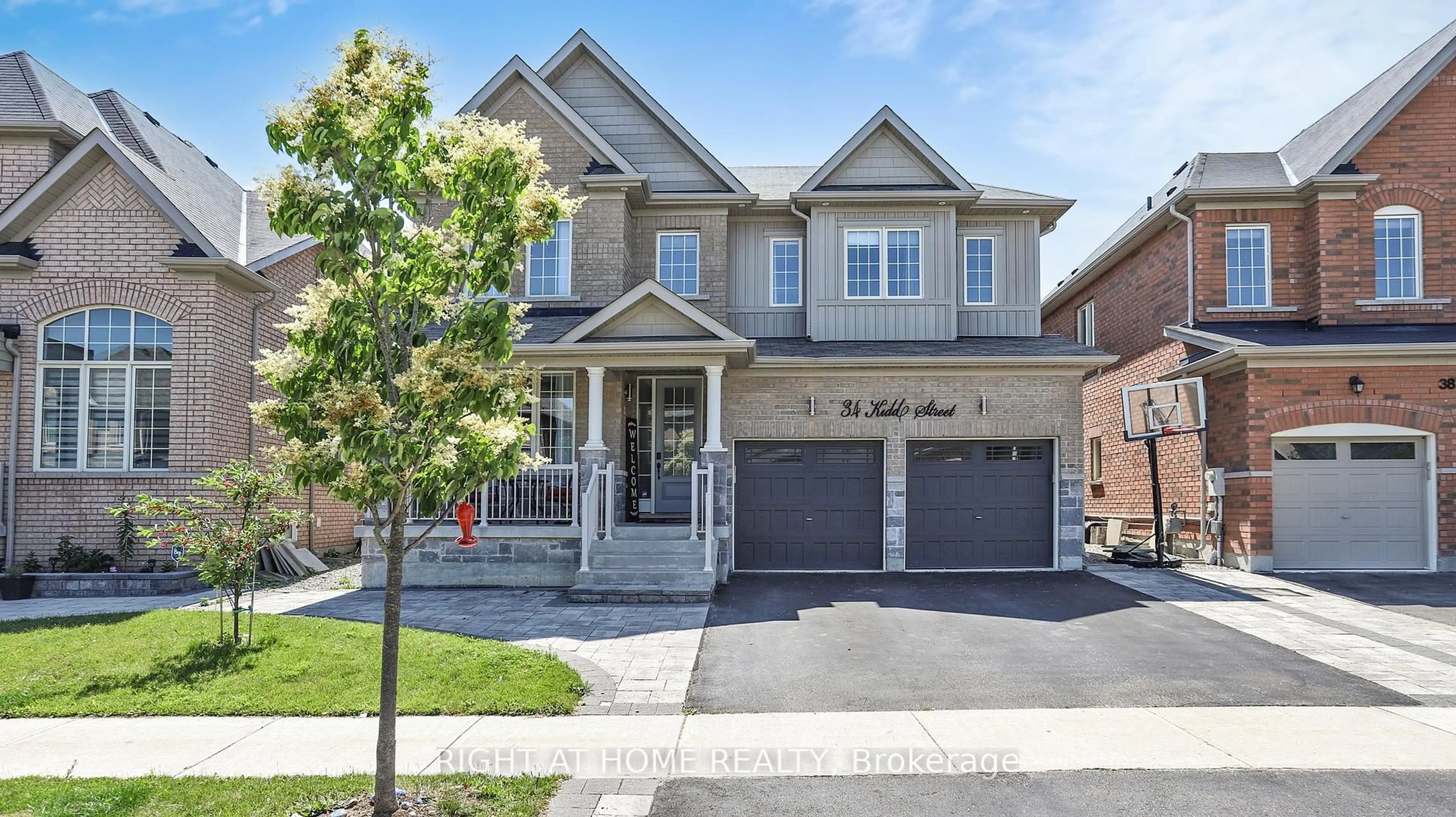 Home with brick exterior material, street for 34 Kidd St, Bradford West Gwillimbury Ontario L3Z 0V5