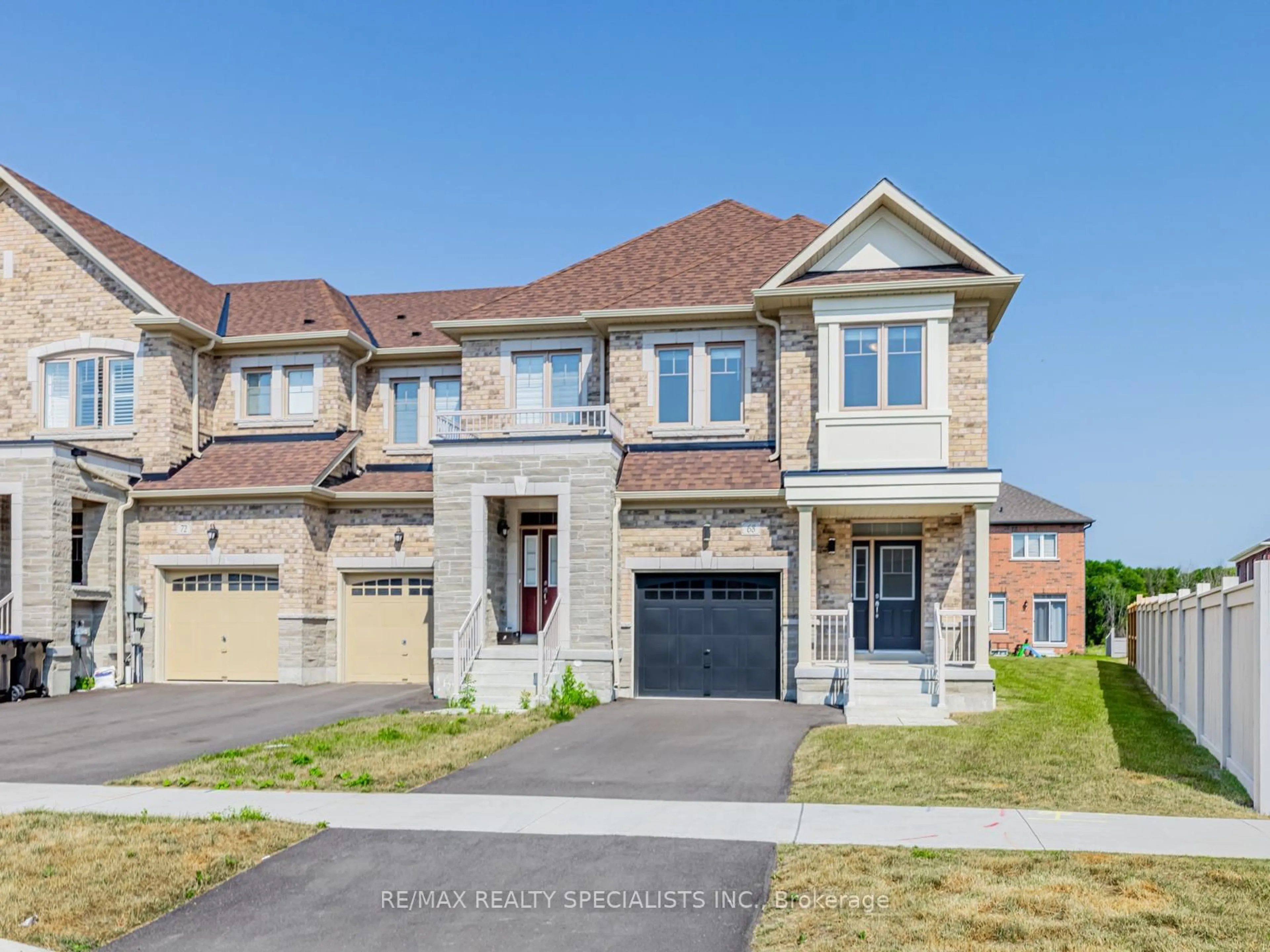 Home with brick exterior material, street for 68 Ferragine Cres, Bradford West Gwillimbury Ontario L3Z 4K2