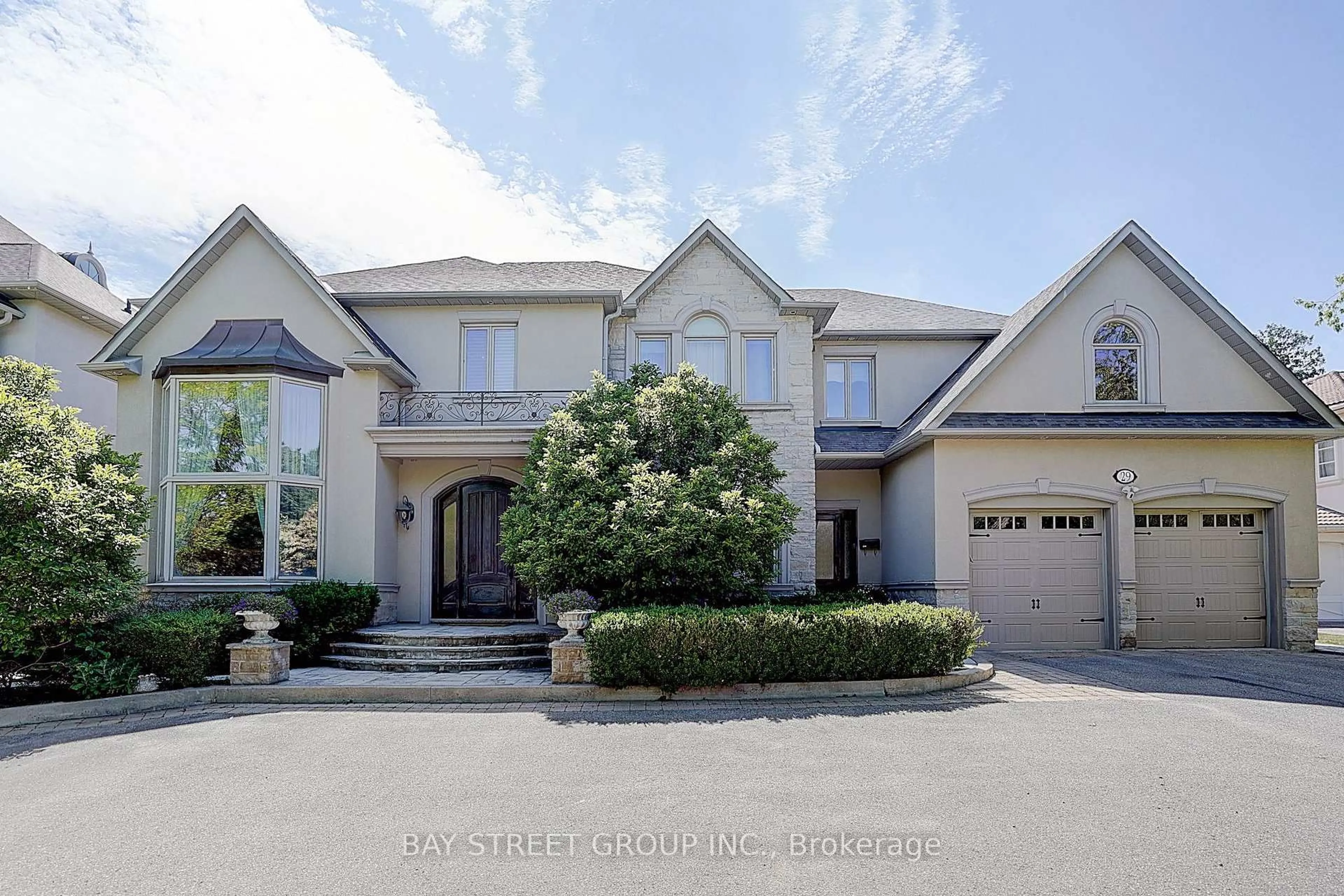 Home with brick exterior material, street for 29 Pebblelane Crt, Richmond Hill Ontario L4C 6X2