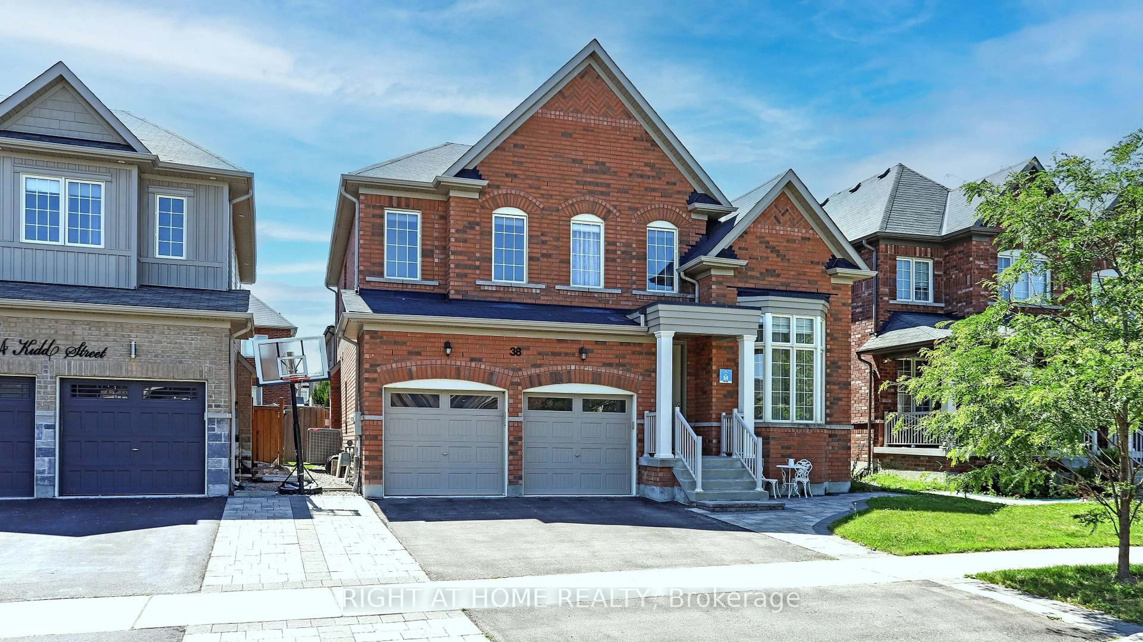 Home with brick exterior material, street for 38 Kidd St, Bradford West Gwillimbury Ontario L3Z 0V5