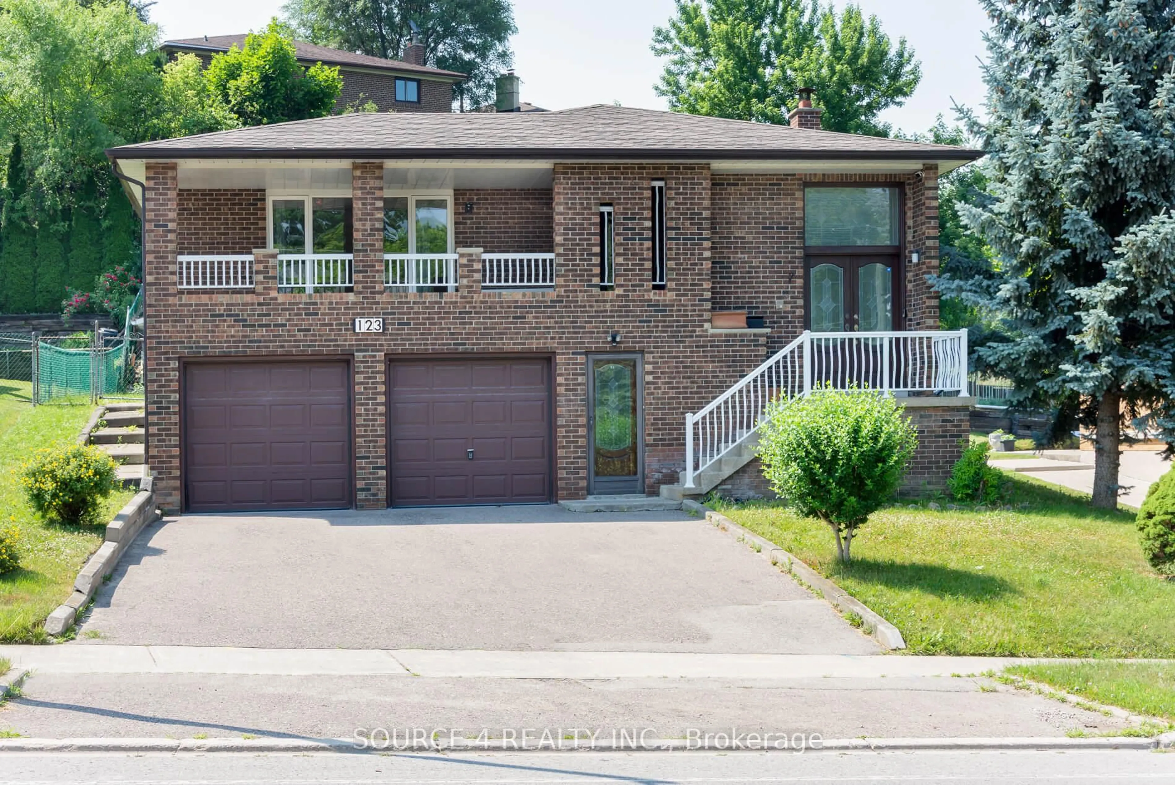 Home with brick exterior material, street for 123 Willis Rd, Vaughan Ontario L4L 2S4
