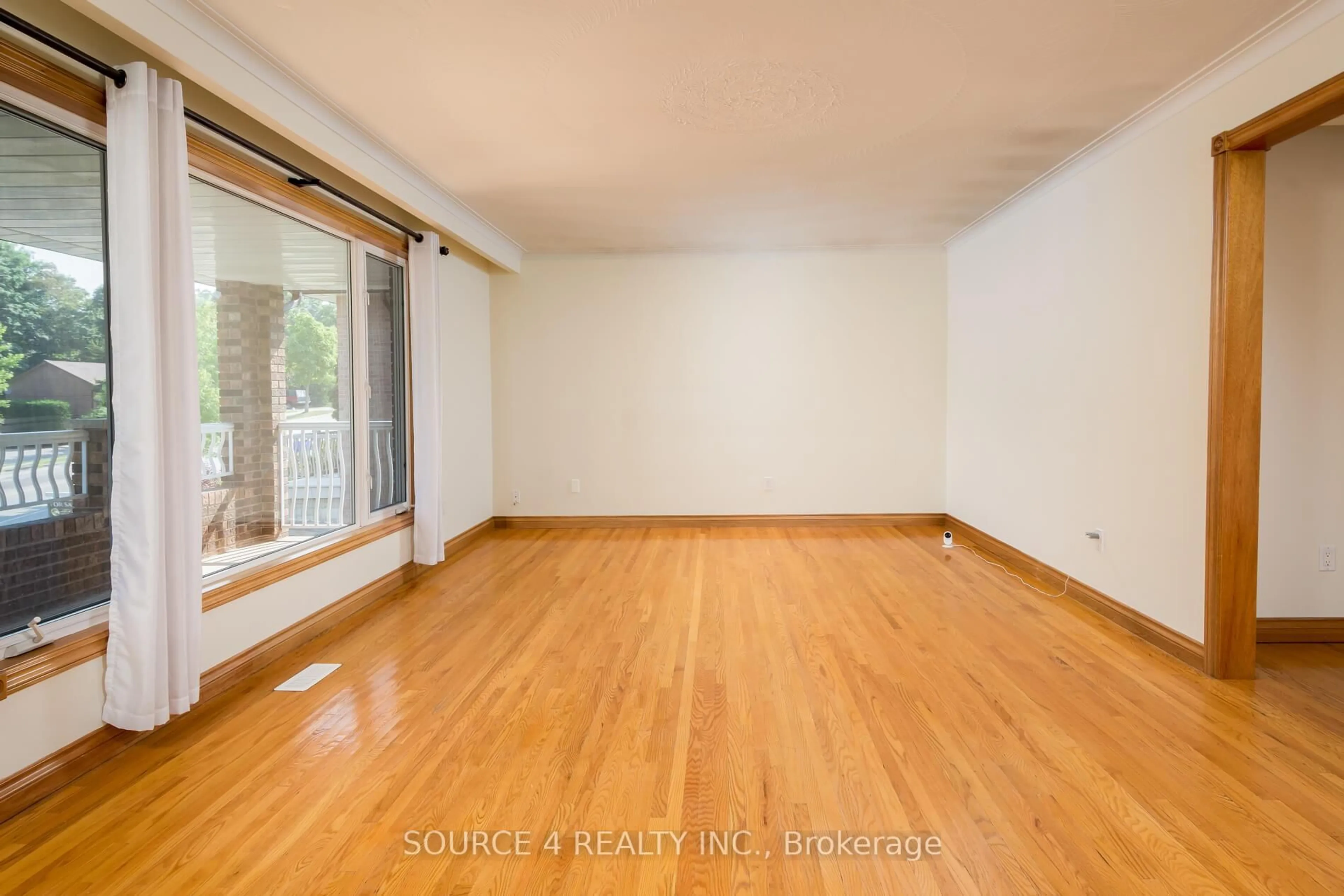 A pic of a room for 123 Willis Rd, Vaughan Ontario L4L 2S4