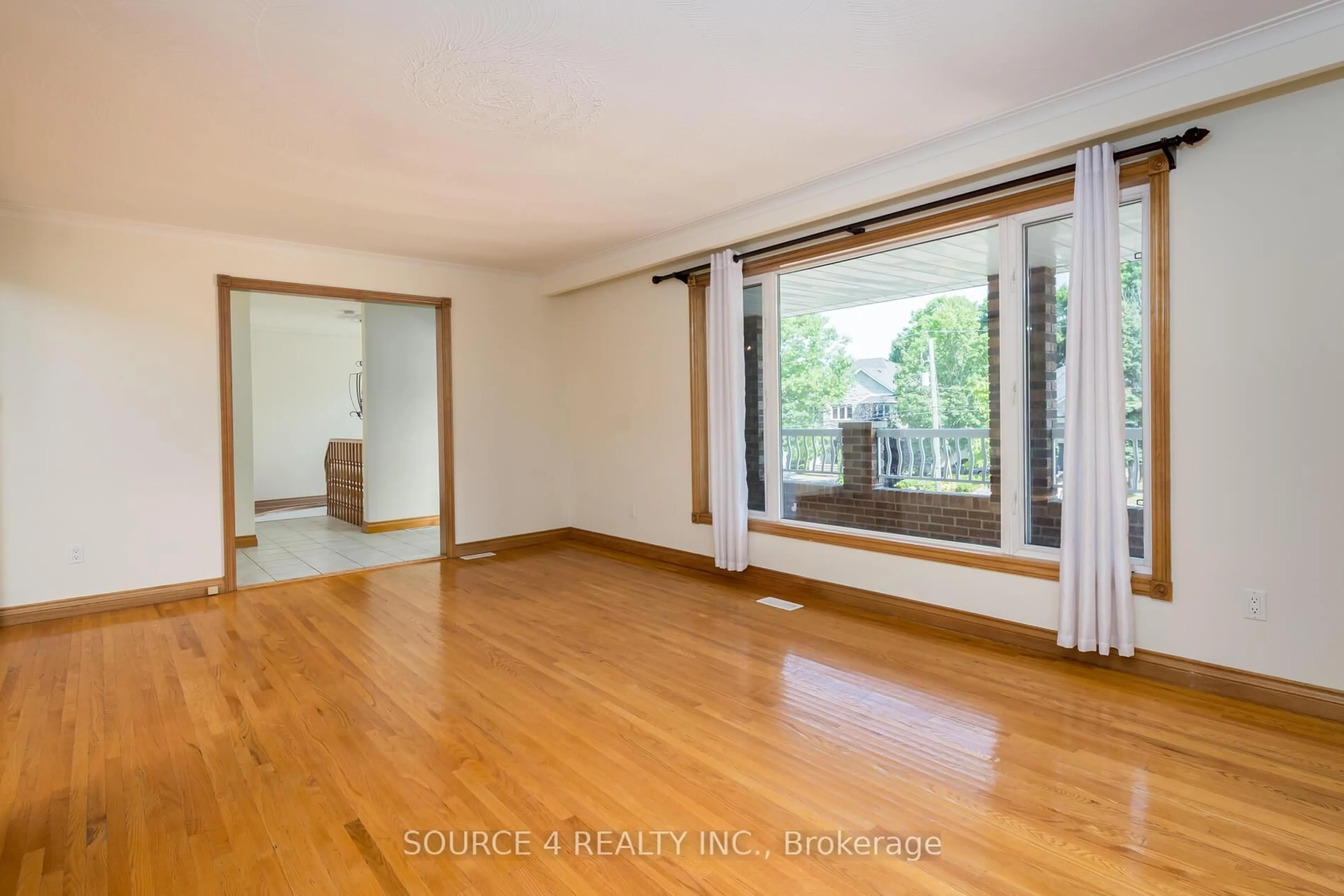 A pic of a room for 123 Willis Rd, Vaughan Ontario L4L 2S4