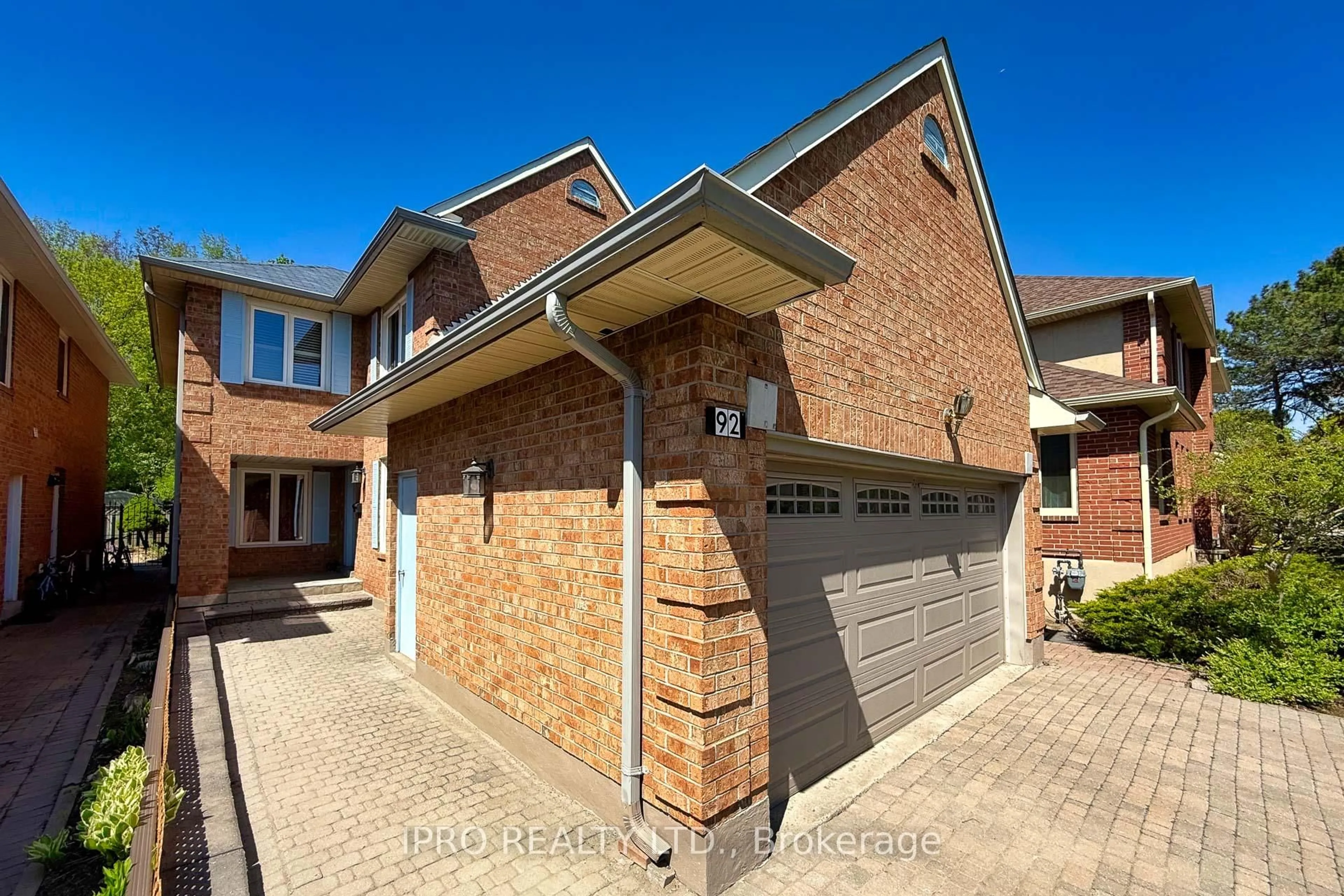 Home with brick exterior material, street for 92 Rosebury Lane, Vaughan Ontario L4L 3Z8