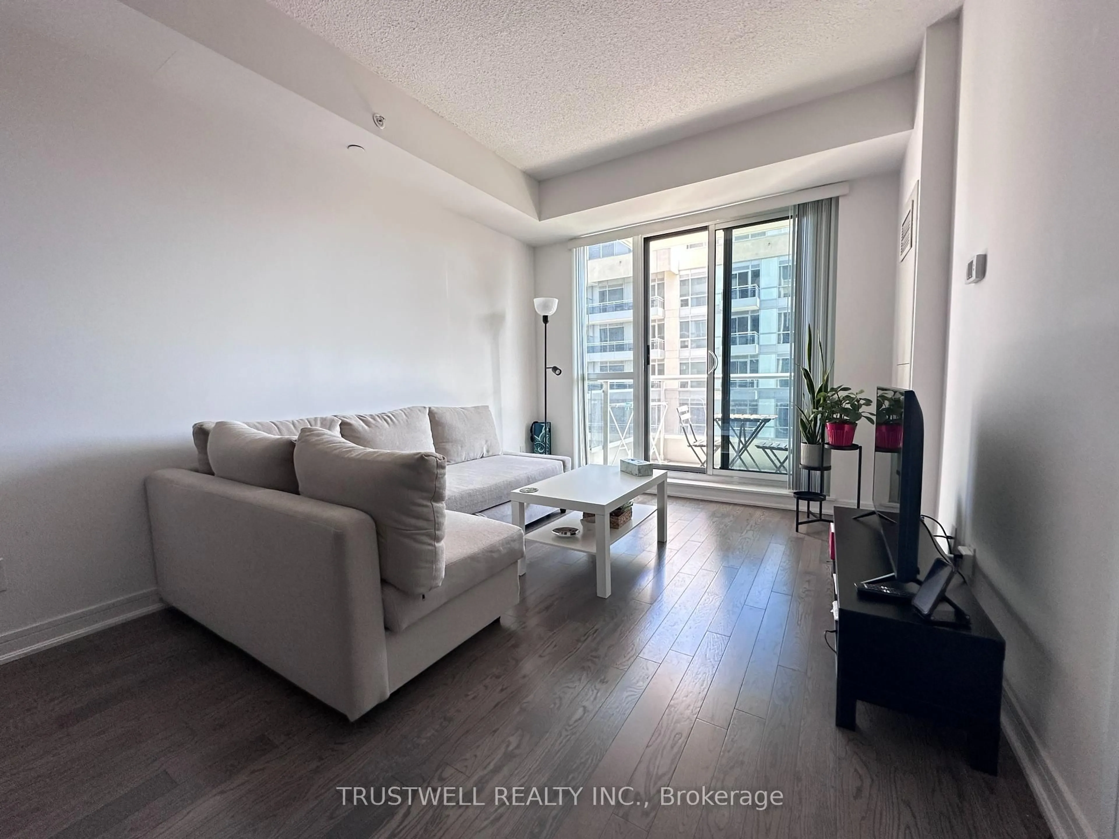 Living room with furniture, unknown for 9205 Yonge St #910, Richmond Hill Ontario L4C 1V5