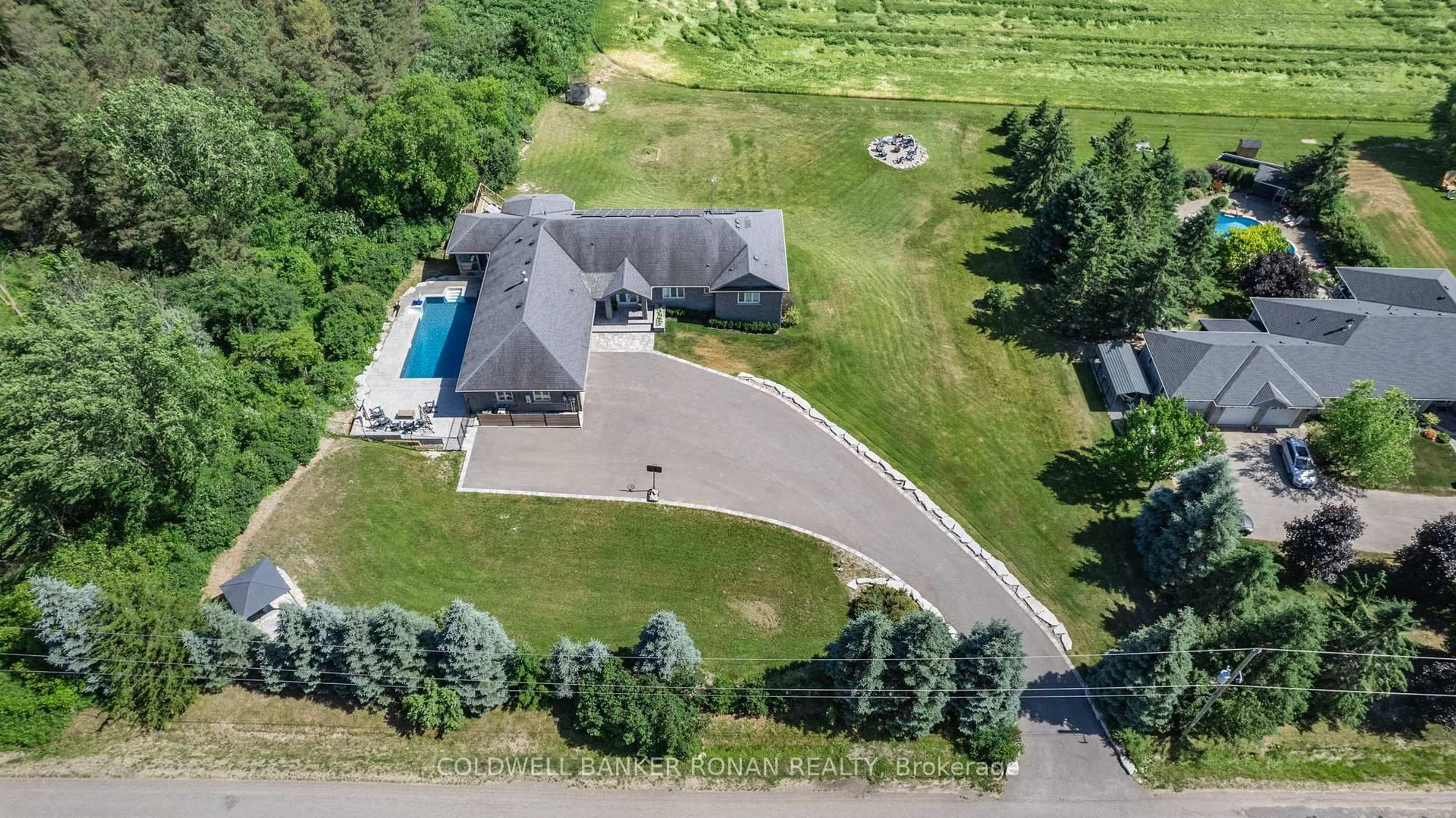 A pic from outside/outdoor area/front of a property/back of a property/a pic from drone, unknown for 7765 5  Sideroad, Adjala-Tosorontio Ontario L9R 1V3