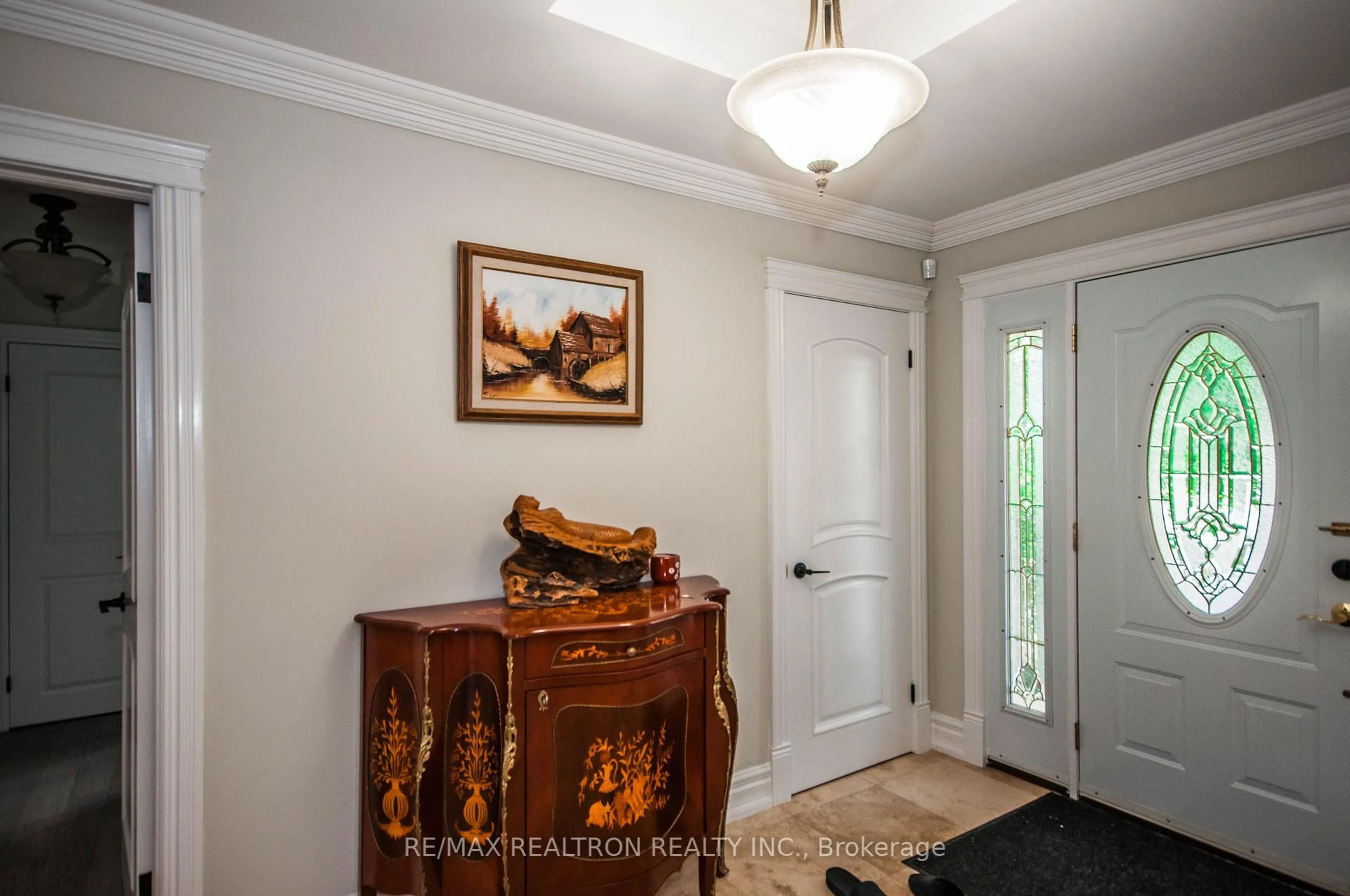 Indoor entryway for 85 Lee Ave, Markham Ontario L3R 8G2