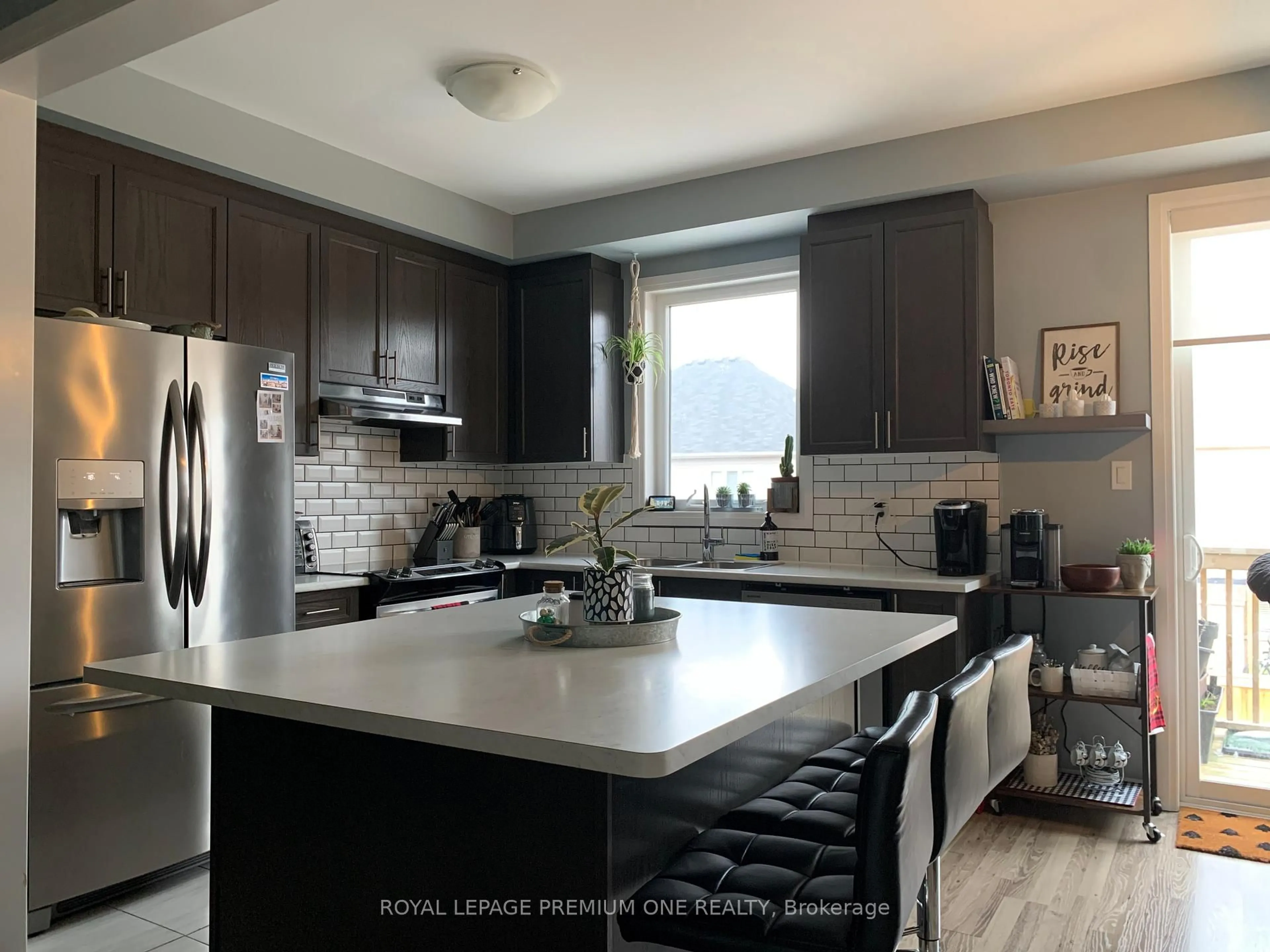 Open concept kitchen, ceramic/tile floor for 50 Casserley Cres, New Tecumseth Ontario L0G 1W0