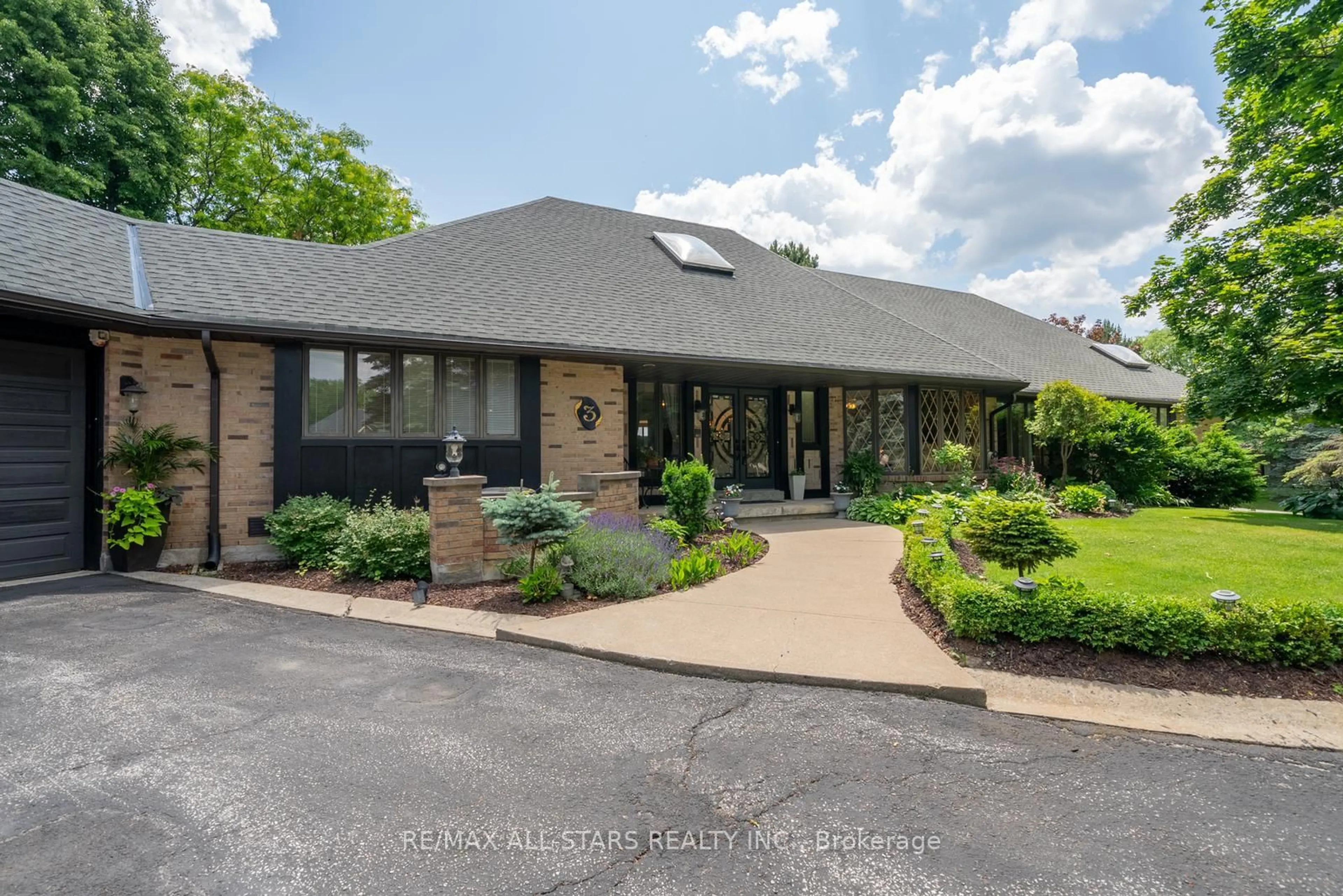 Home with brick exterior material, street for 3 Marilyn Ave, Whitchurch-Stouffville Ontario L4A 2C8