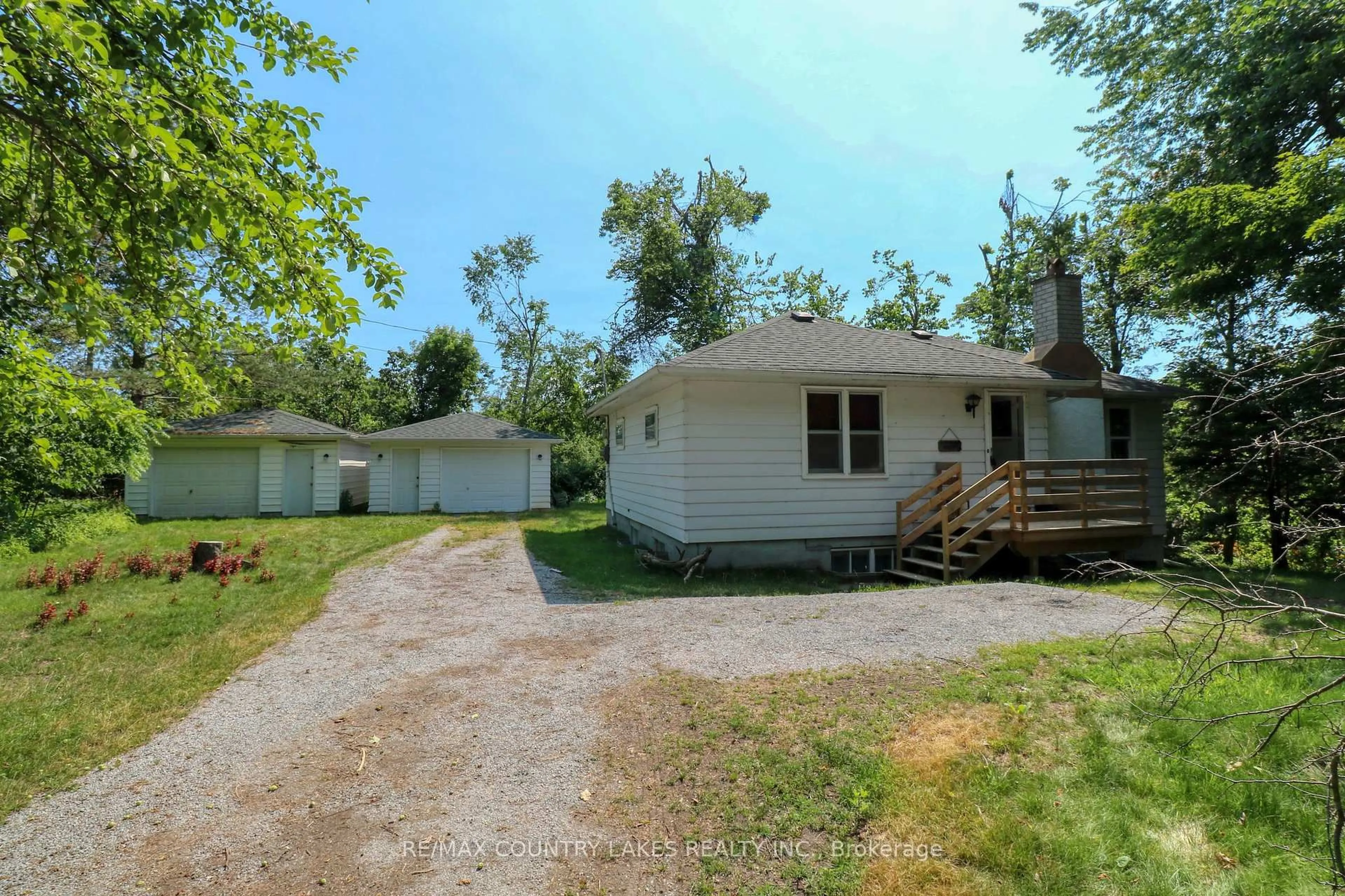 A pic from outside/outdoor area/front of a property/back of a property/a pic from drone, street for 413 Main St, Brock Ontario L0K 1A0