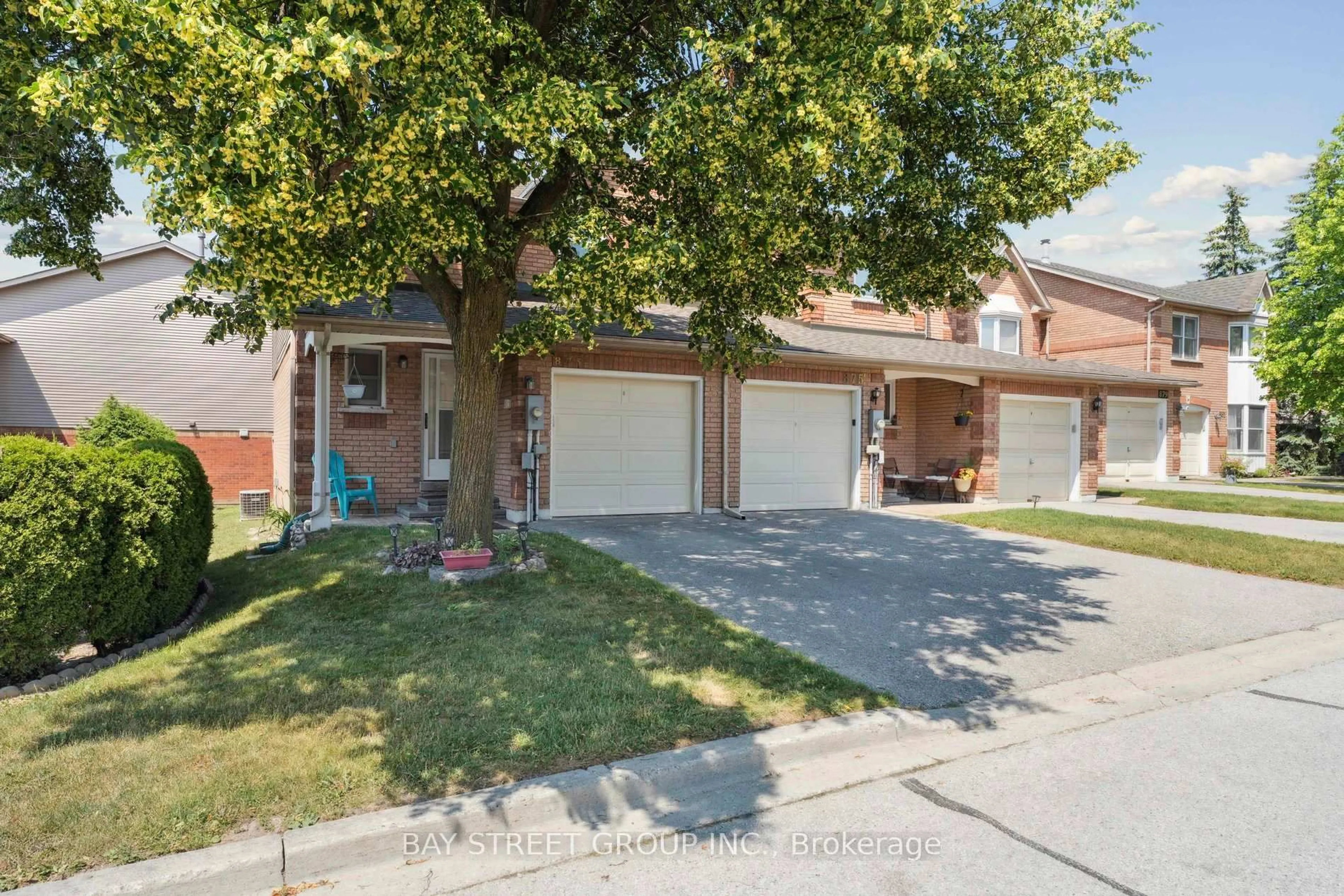 Home with brick exterior material, street for 873 Playter Cres, Newmarket Ontario L3X 1W8