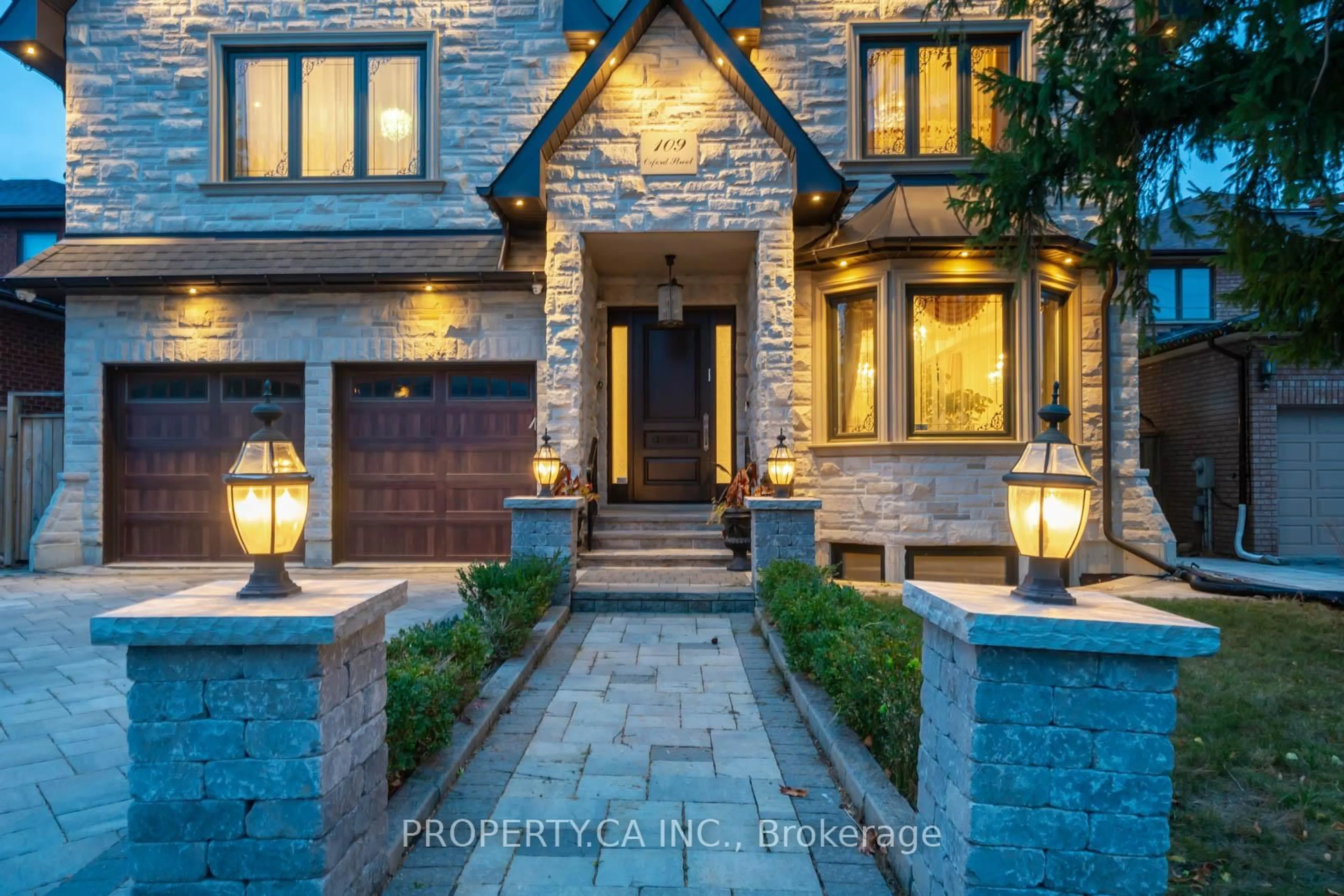 Home with brick exterior material, street for 109 Oxford St, Richmond Hill Ontario L4C 4L6