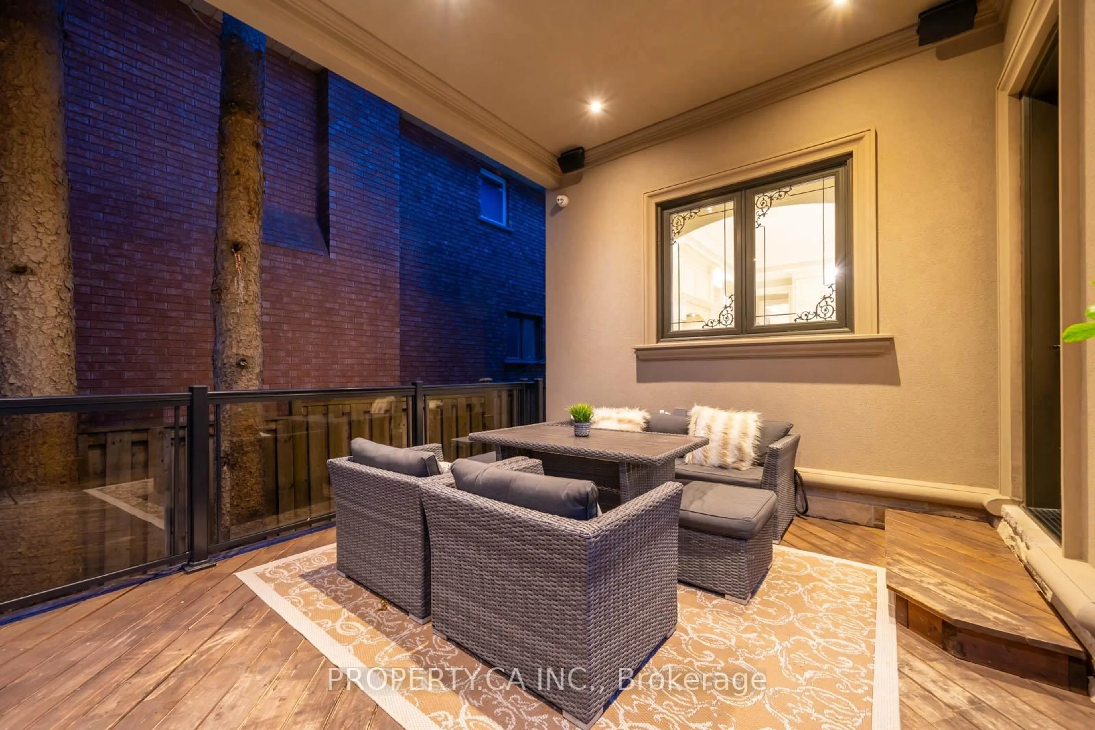 Unknown for 109 Oxford St, Richmond Hill Ontario L4C 4L6