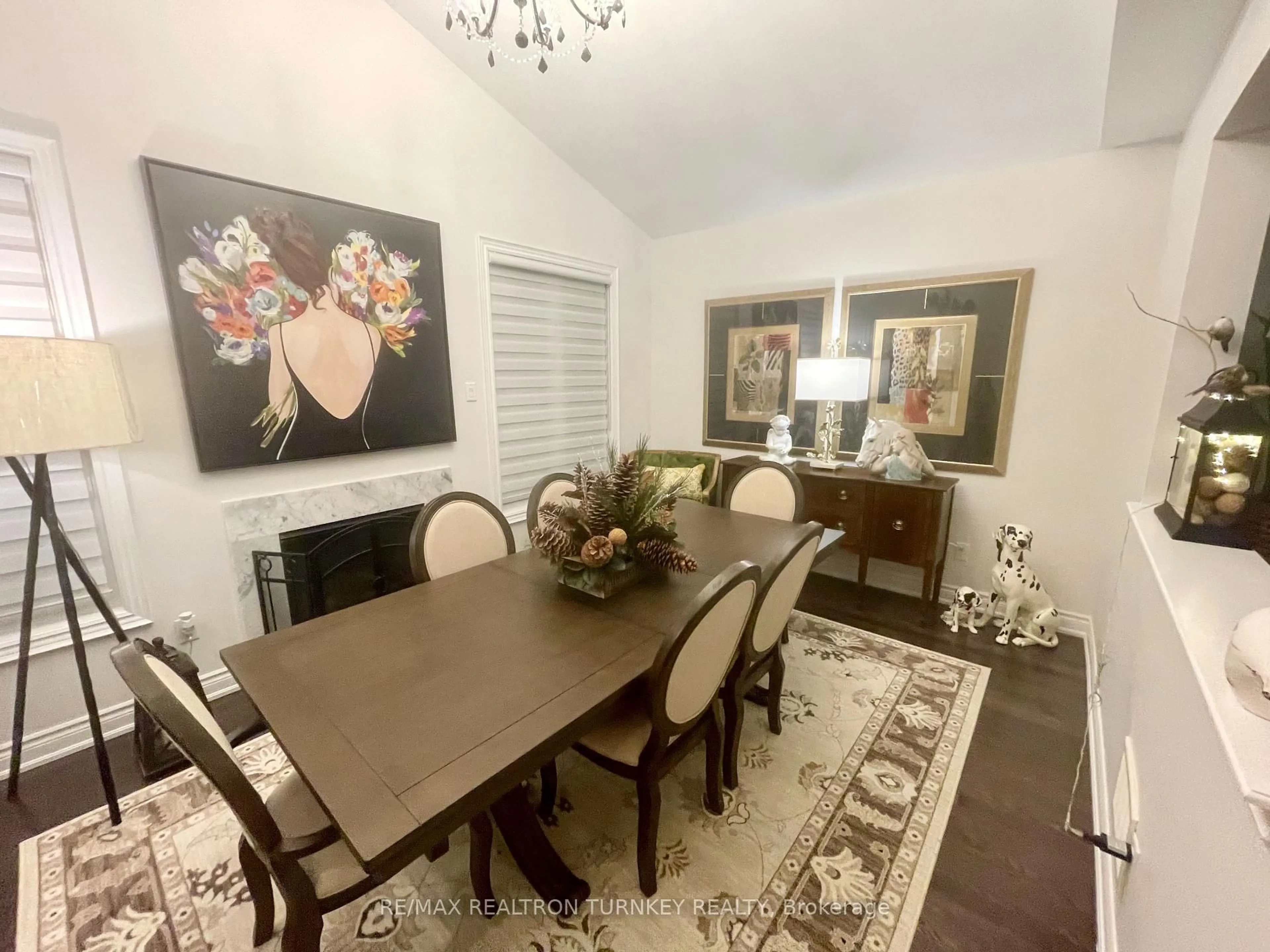 Dining room, unknown for 32 Deer Pass Rd, East Gwillimbury Ontario L9N 0S5