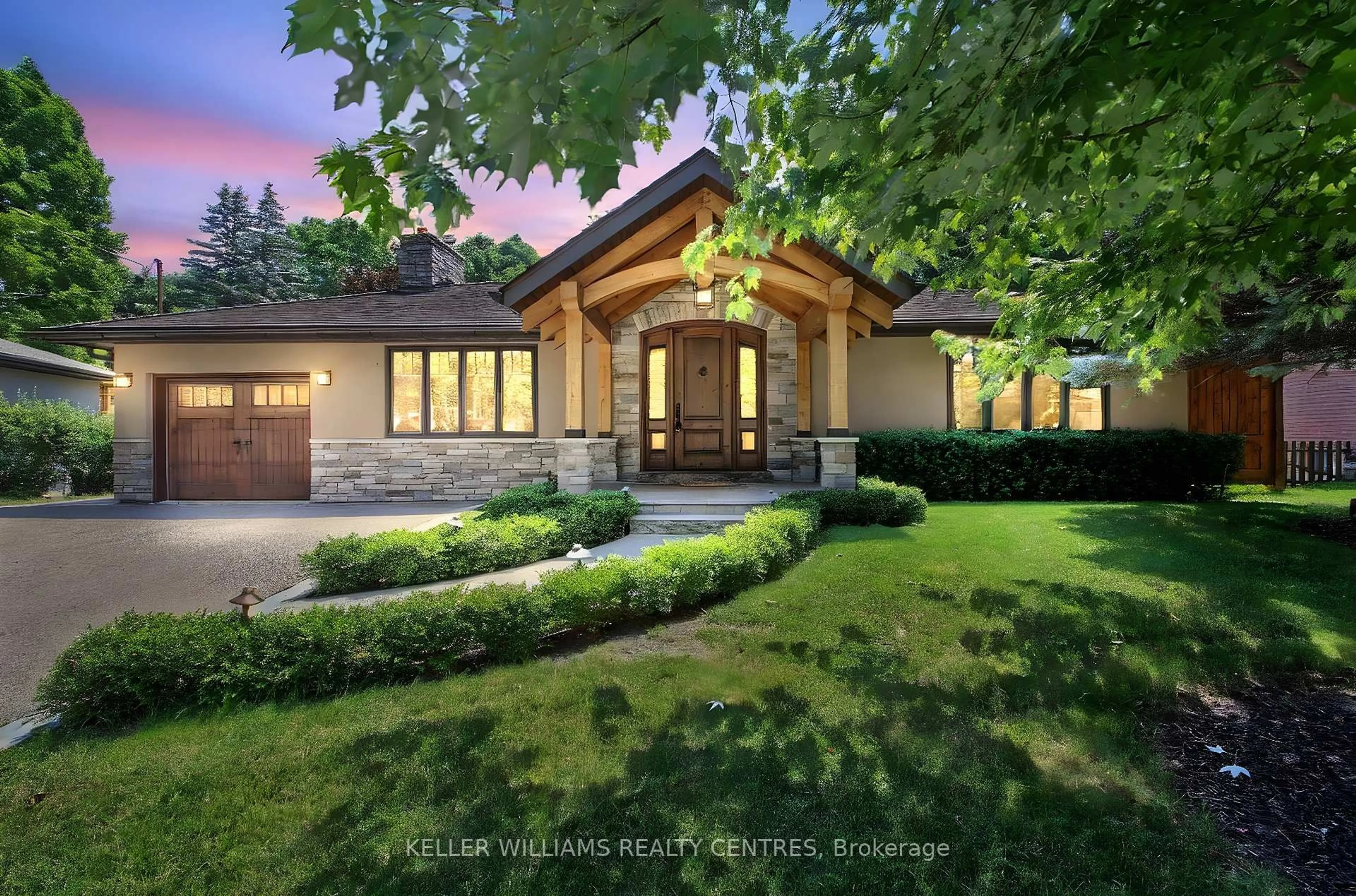 Home with brick exterior material, street for 176 Park Ave, Newmarket Ontario L3Y 1V1