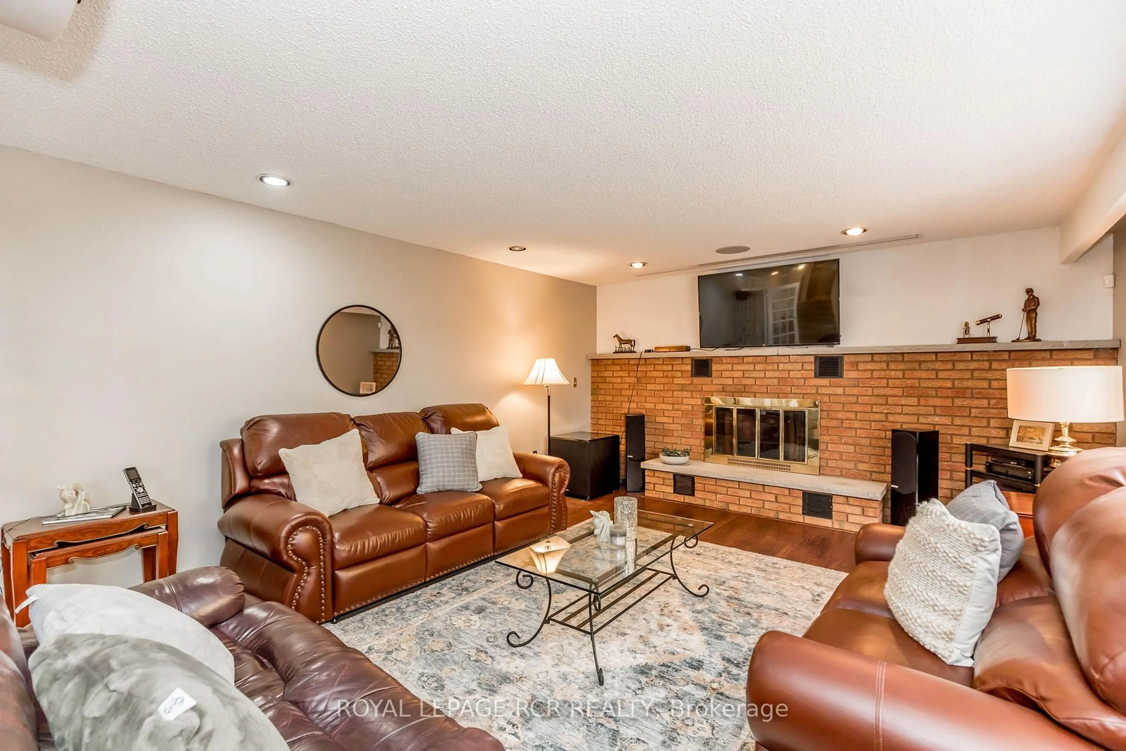 Living room with furniture, unknown for 2100 Davis Dr, King Ontario L3Y 4V9