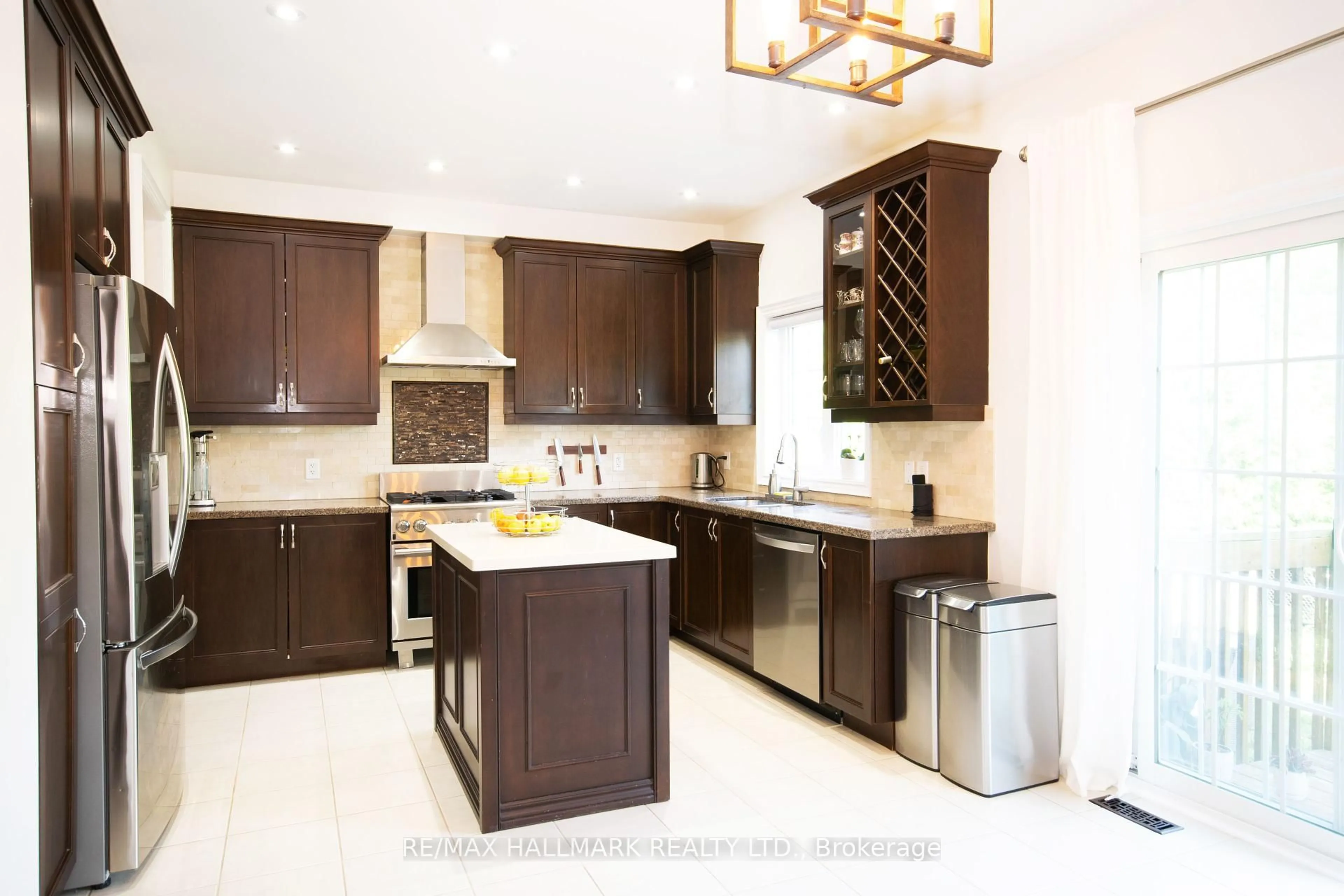 Contemporary kitchen, ceramic/tile floor for 128 Wolf Creek Cres, Vaughan Ontario L6A 4C1