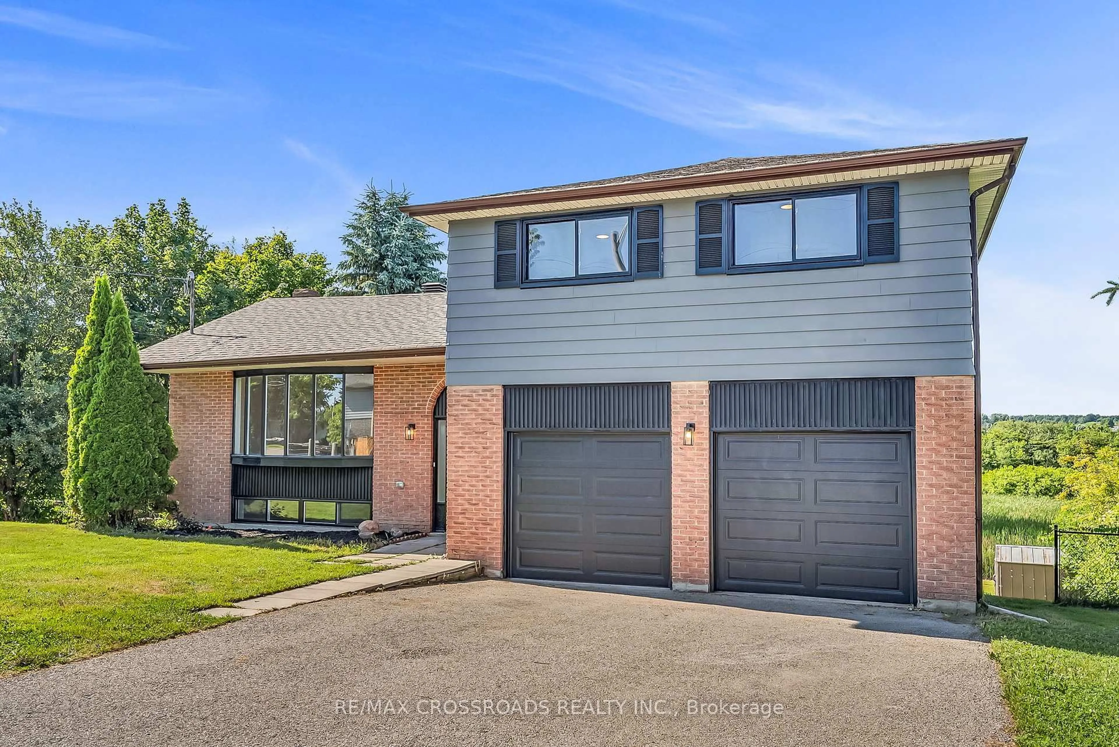 Home with brick exterior material, street for 2320 Line 8, Bradford West Gwillimbury Ontario L3Z 2B7