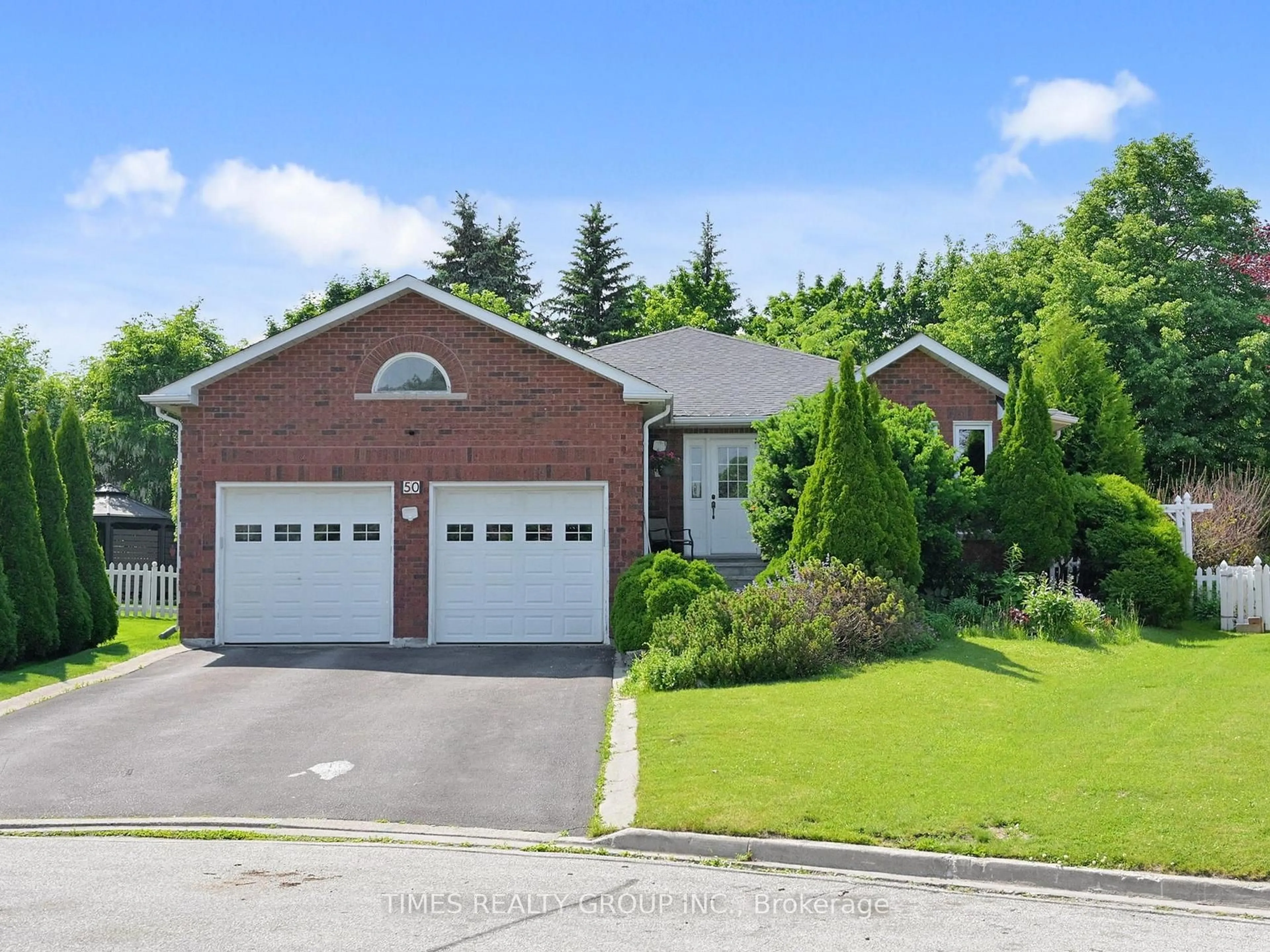 Home with brick exterior material, street for 50 Depeuter Cres, Bradford West Gwillimbury Ontario L3Z 3A3