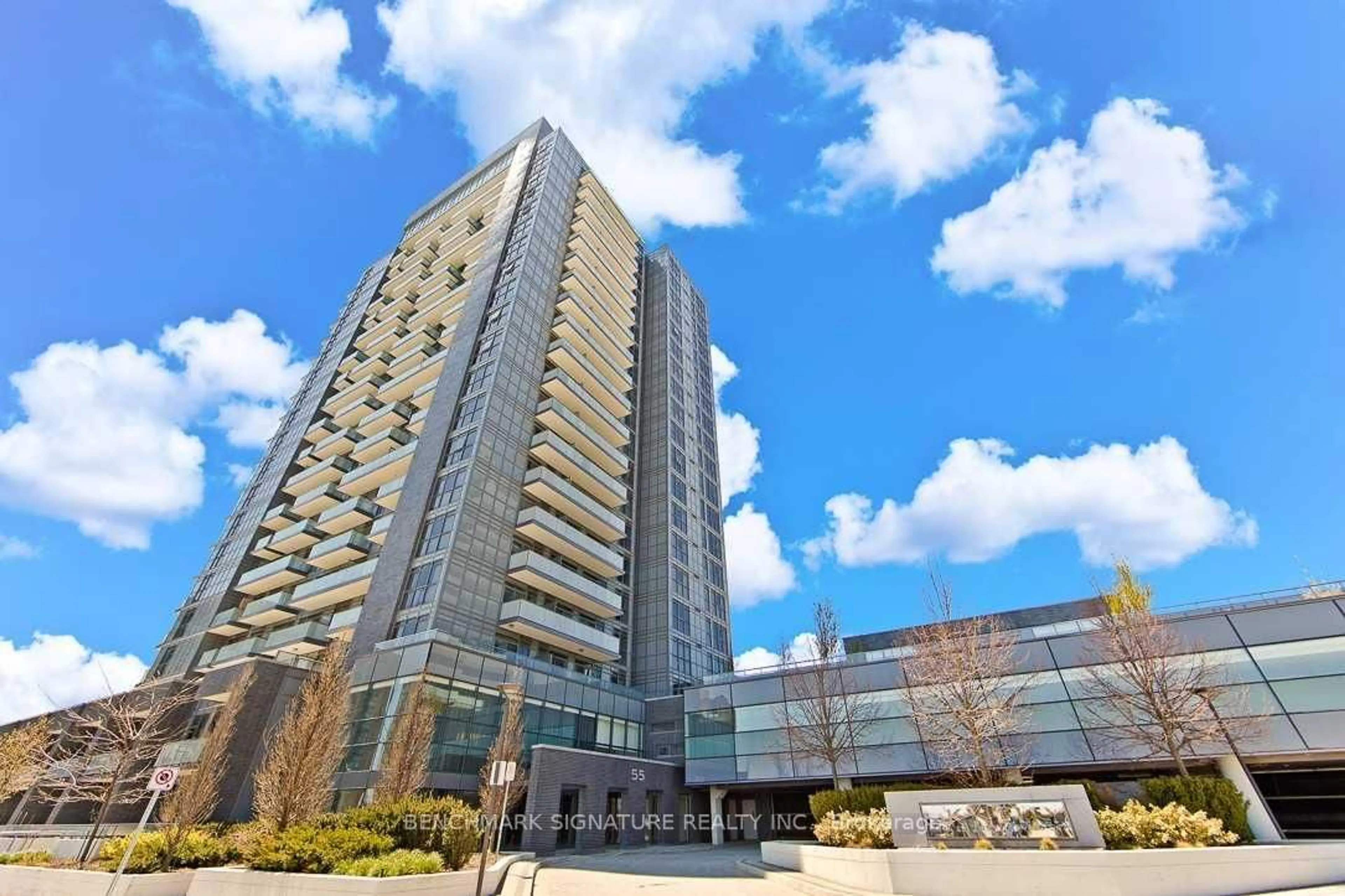 Indoor foyer for 55 Oneida Cres #1908, Richmond Hill Ontario L4B 4T9