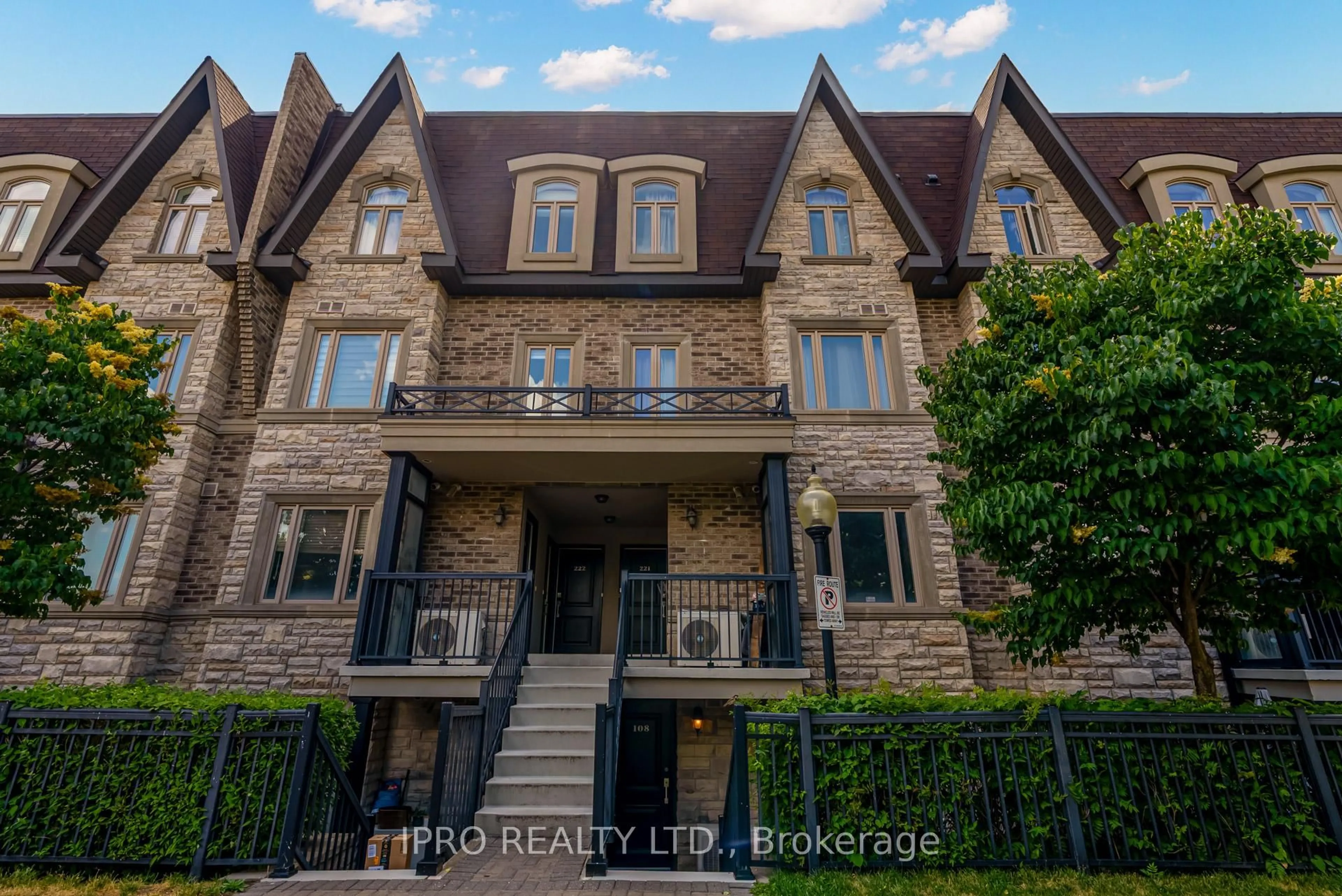 Unknown for 320 John St #108, Markham Ontario L3T 0B1