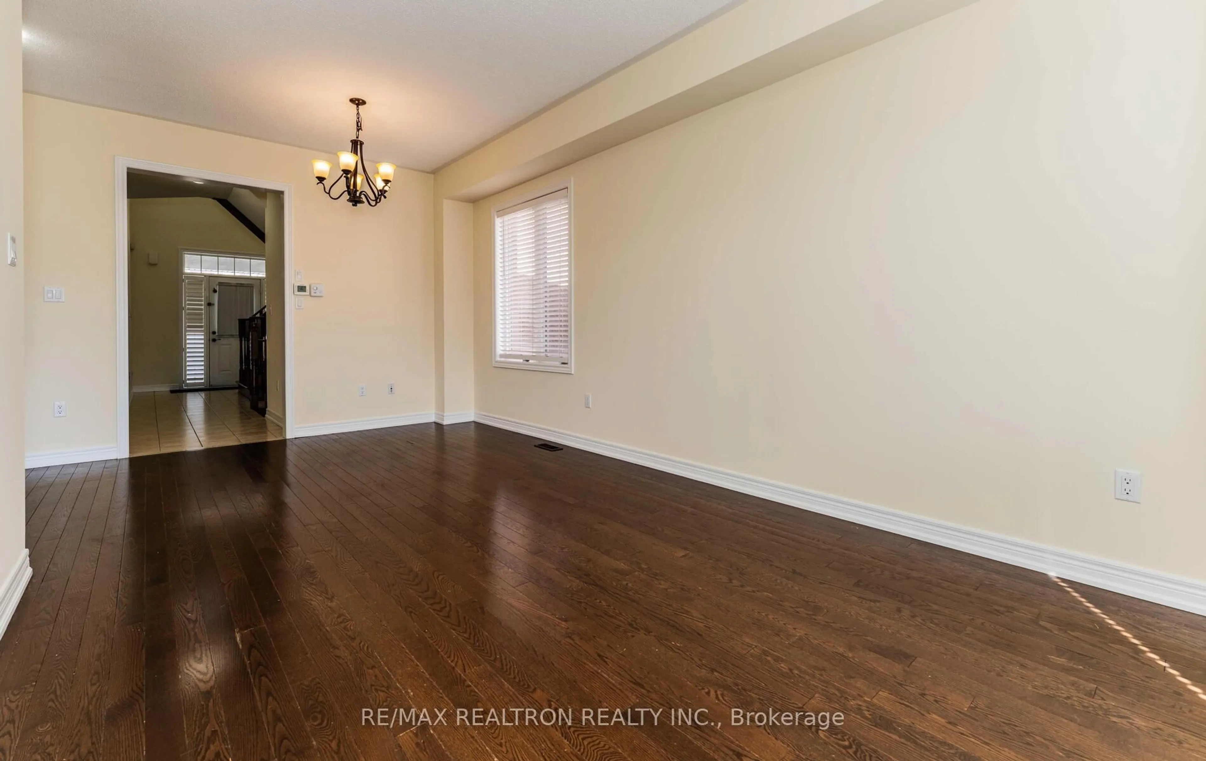 Unknown for 19 Cecil Cres, Whitchurch-Stouffville Ontario L4A 1S9
