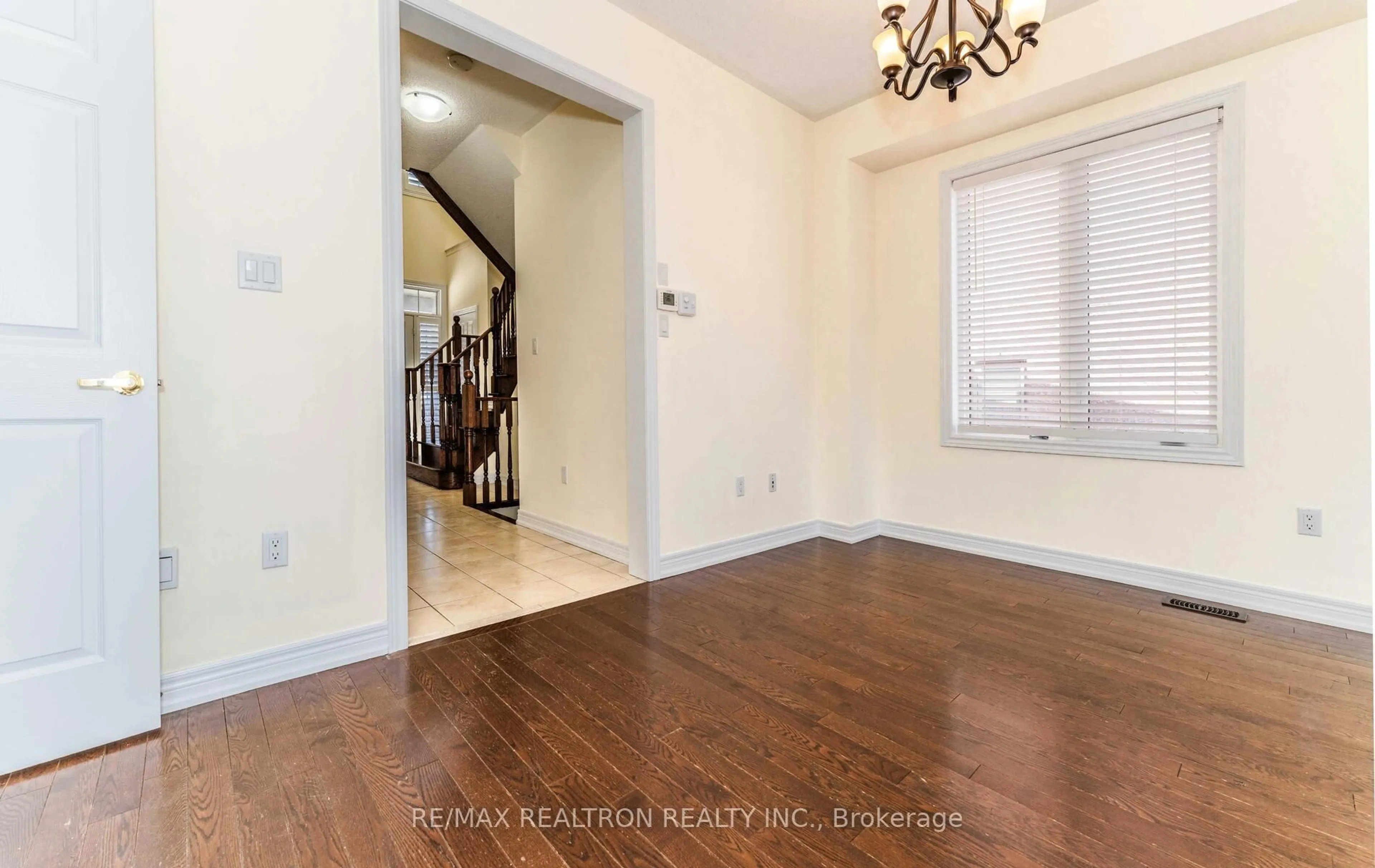Unknown for 19 Cecil Cres, Whitchurch-Stouffville Ontario L4A 1S9