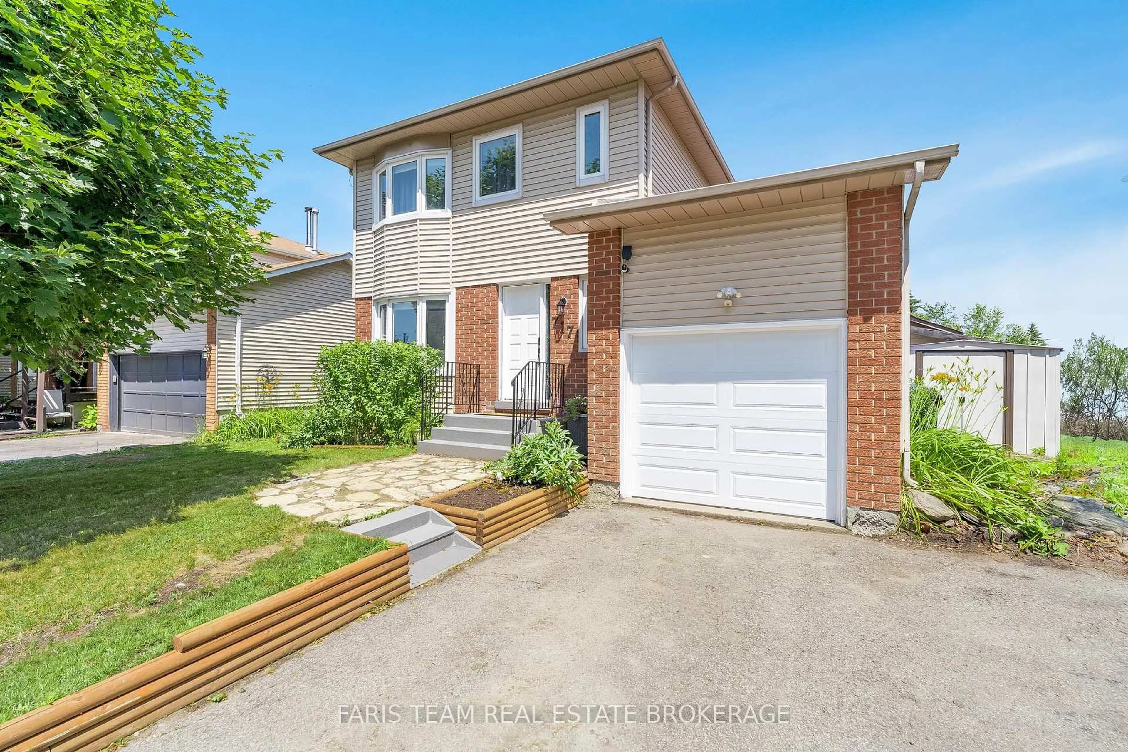 Unknown for 717 Candaras St, Innisfil Ontario L9S 2G9