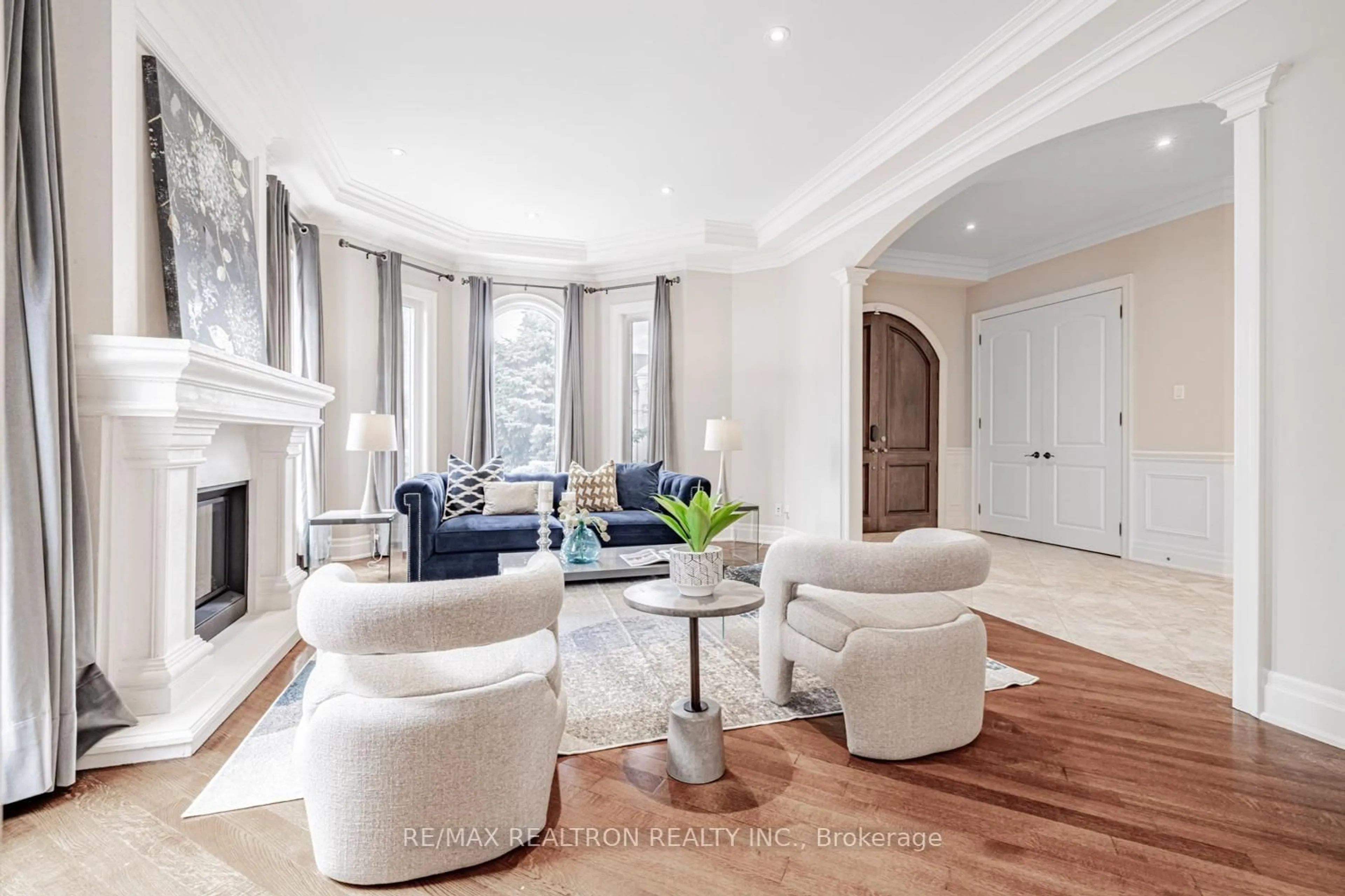 Living room with furniture, unknown for 12 Orlon Cres, Richmond Hill Ontario L4C 6S5