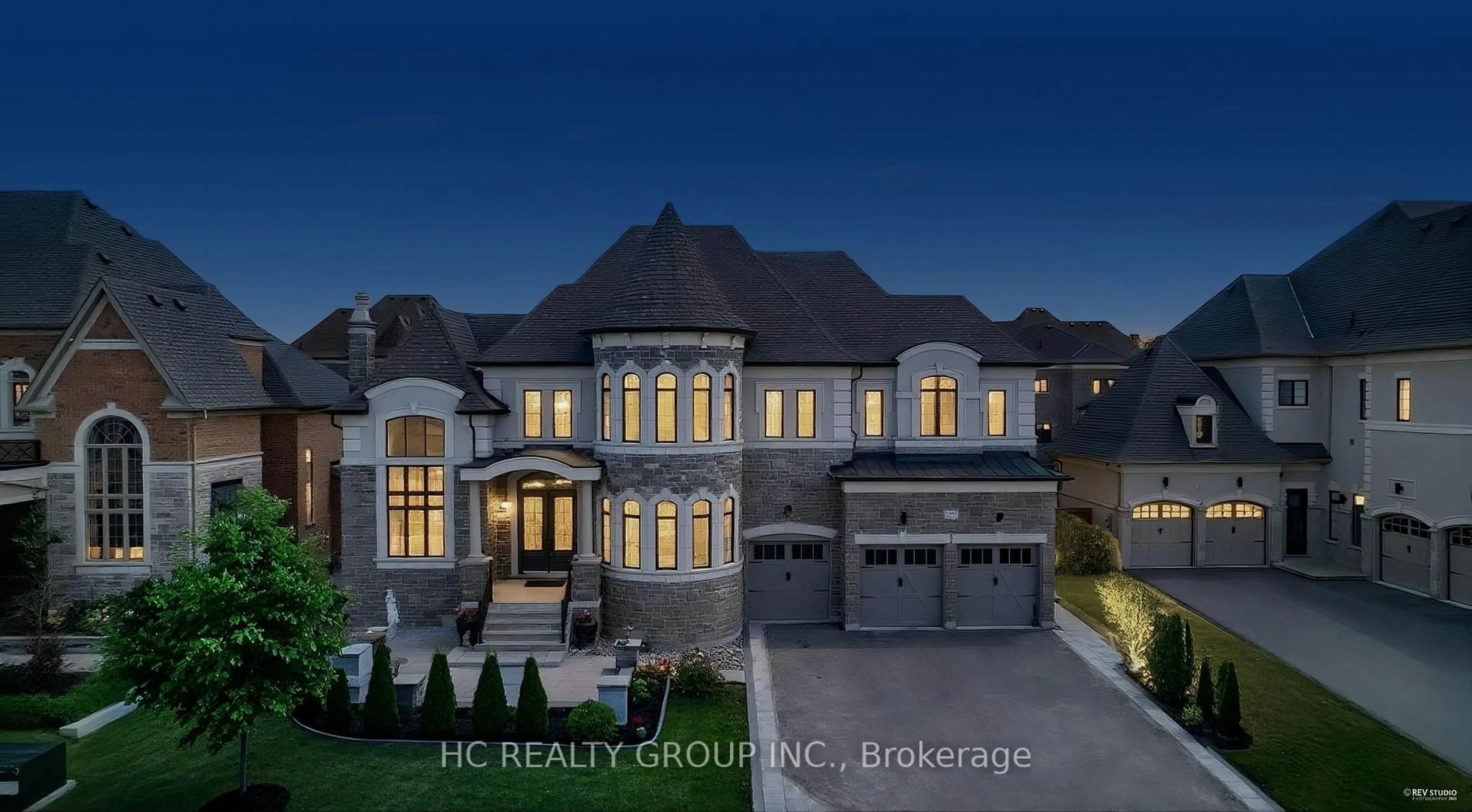 Home with brick exterior material, street for 27 Sir Henry Crt, King Ontario L7B 0P5