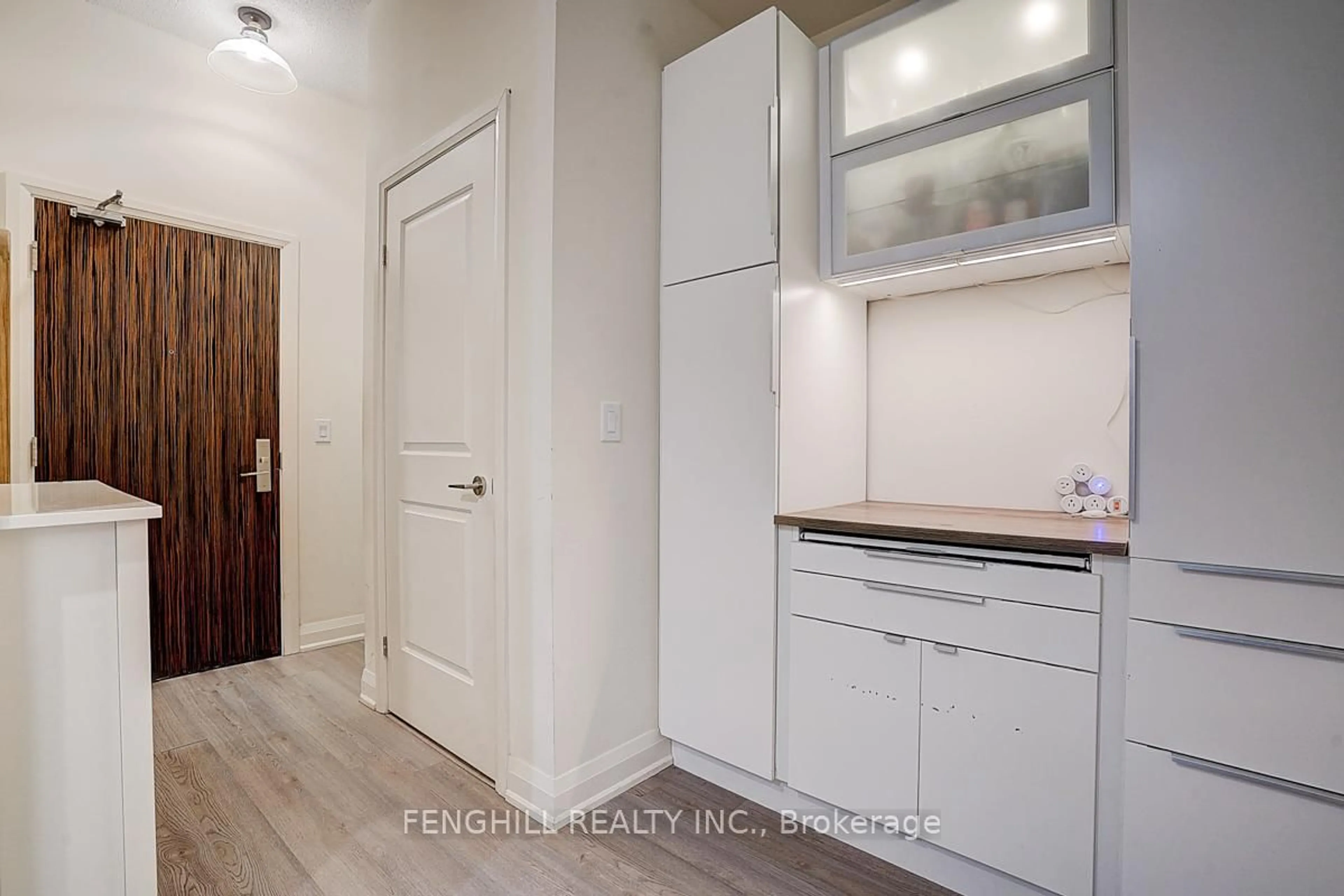 Unknown for 8763 Bayview Ave #506, Richmond Hill Ontario L4B 3V1