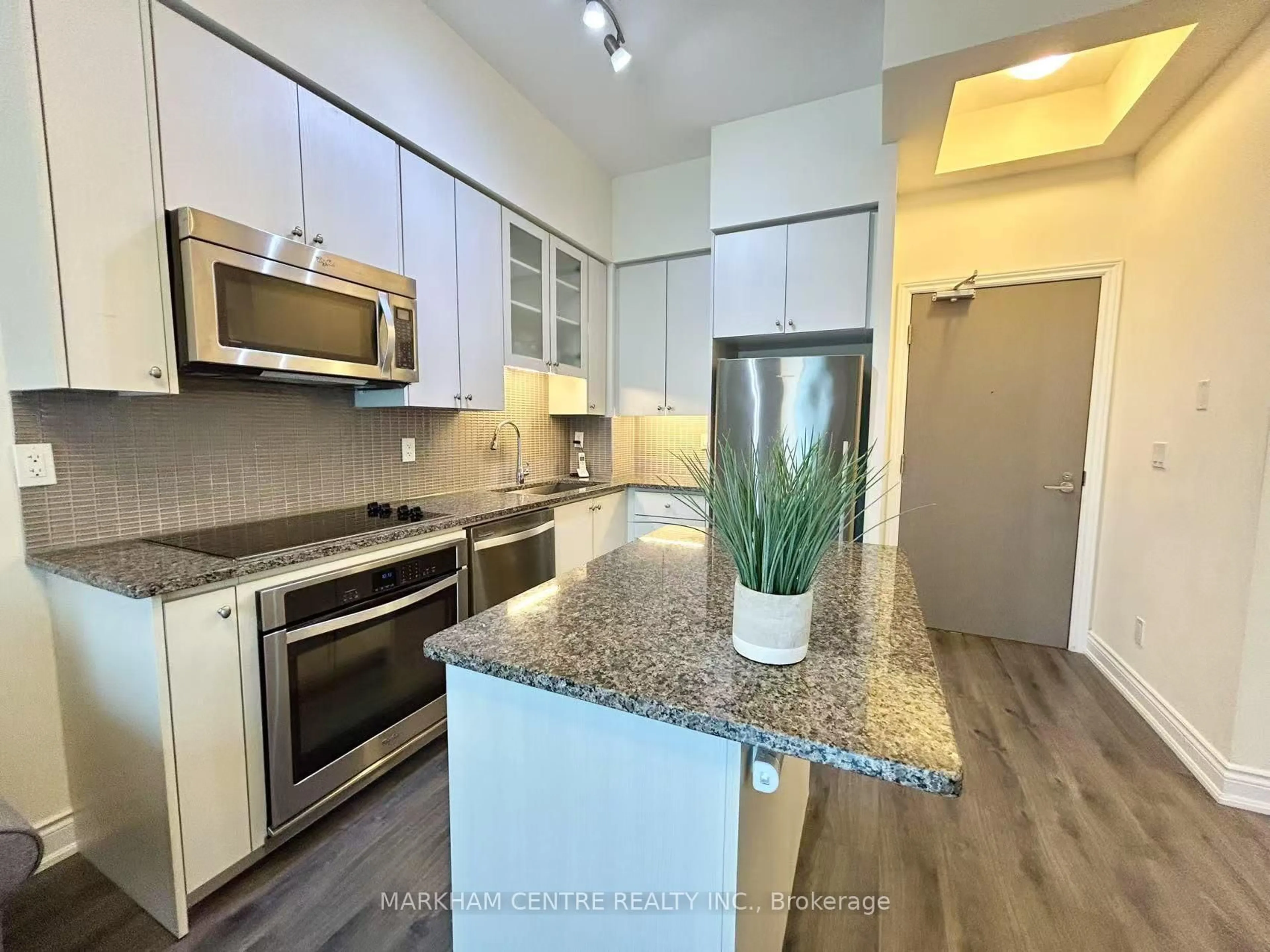 Open concept kitchen, unknown for 9090 Yonge St #103B, Richmond Hill Ontario L4C 0Z1
