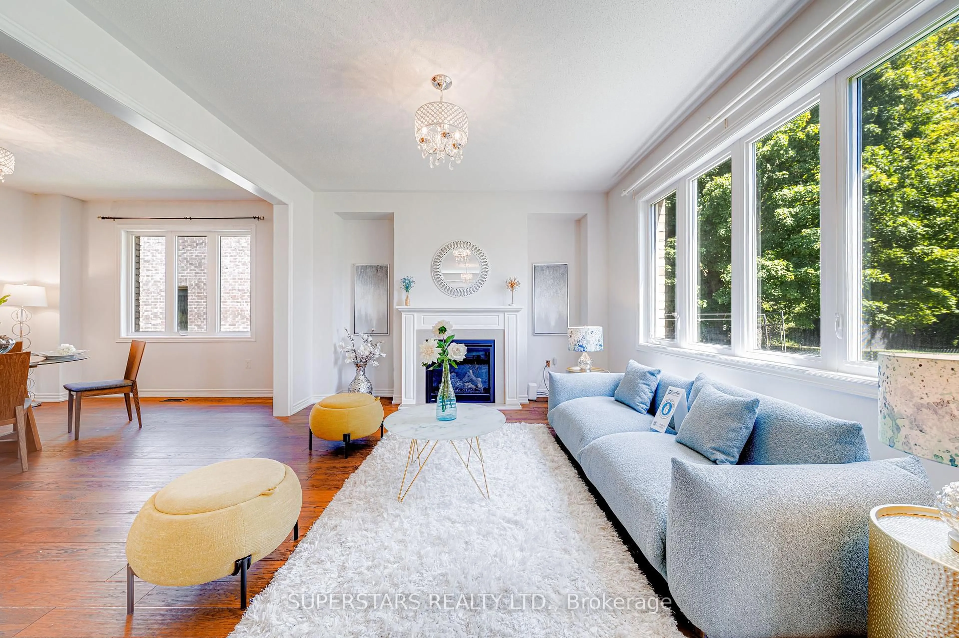Living room with furniture, unknown for 163 Pleasant Blvd, Georgina Ontario L4P 2S5