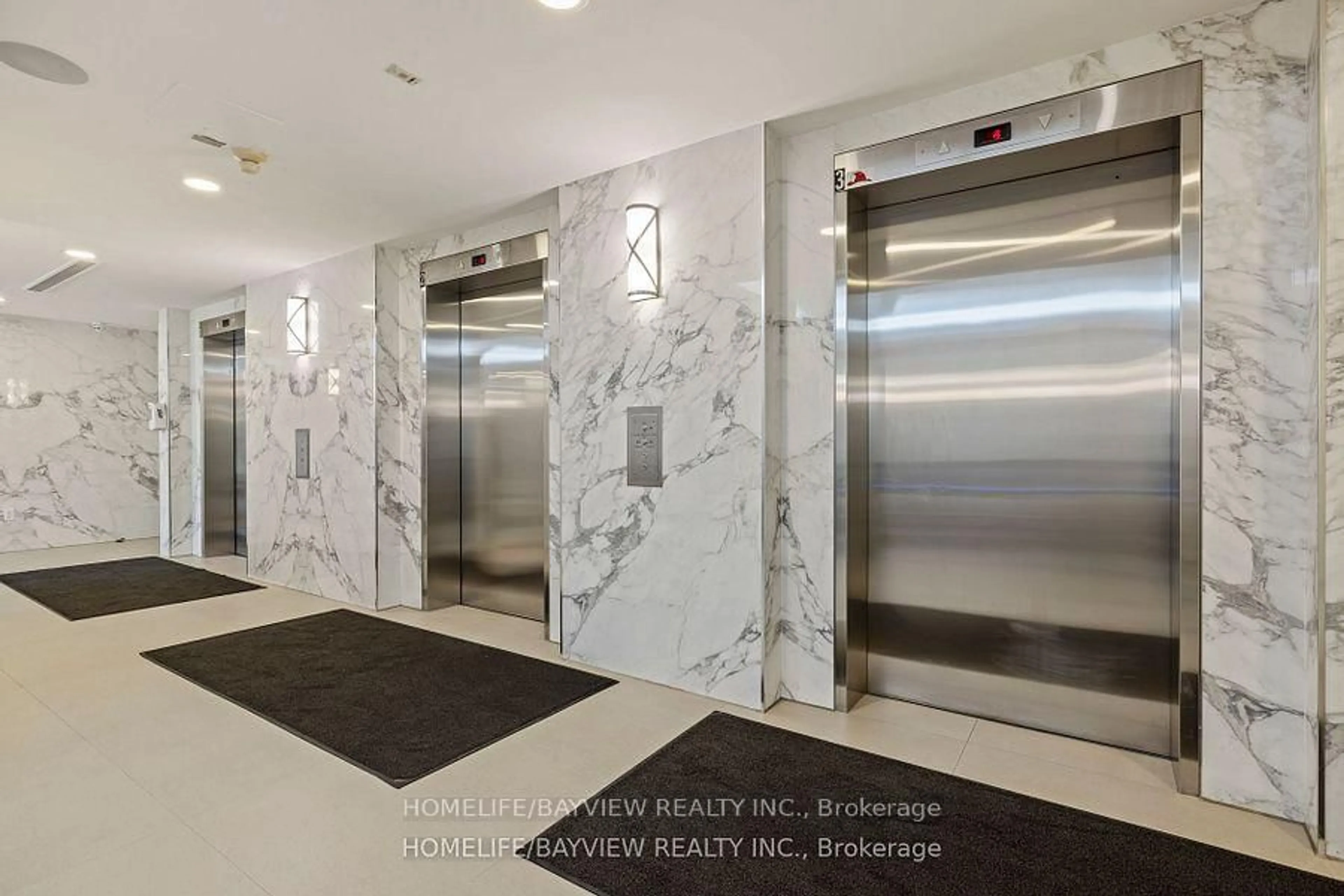 Indoor foyer for 309 Major Mackenzie Dr #408, Richmond Hill Ontario L4C 9V5