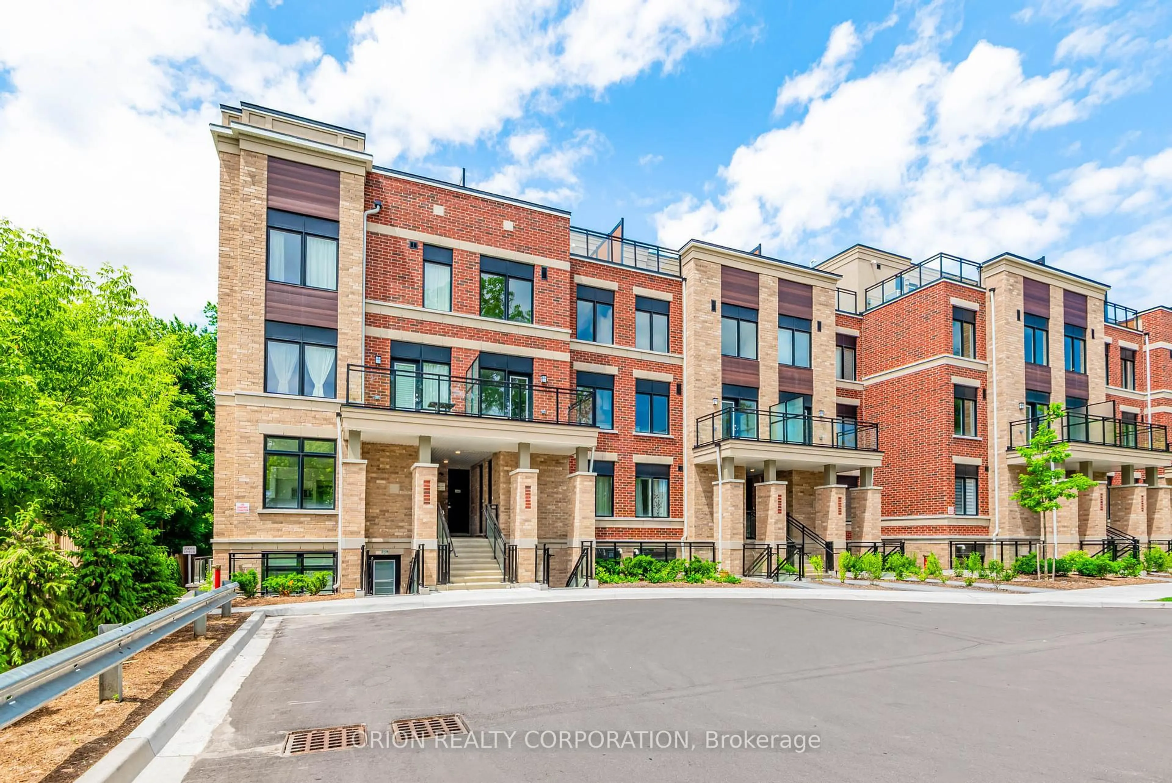 Home with brick exterior material, building for 60 Elizabeth St #3408, Richmond Hill Ontario L4C 3R5
